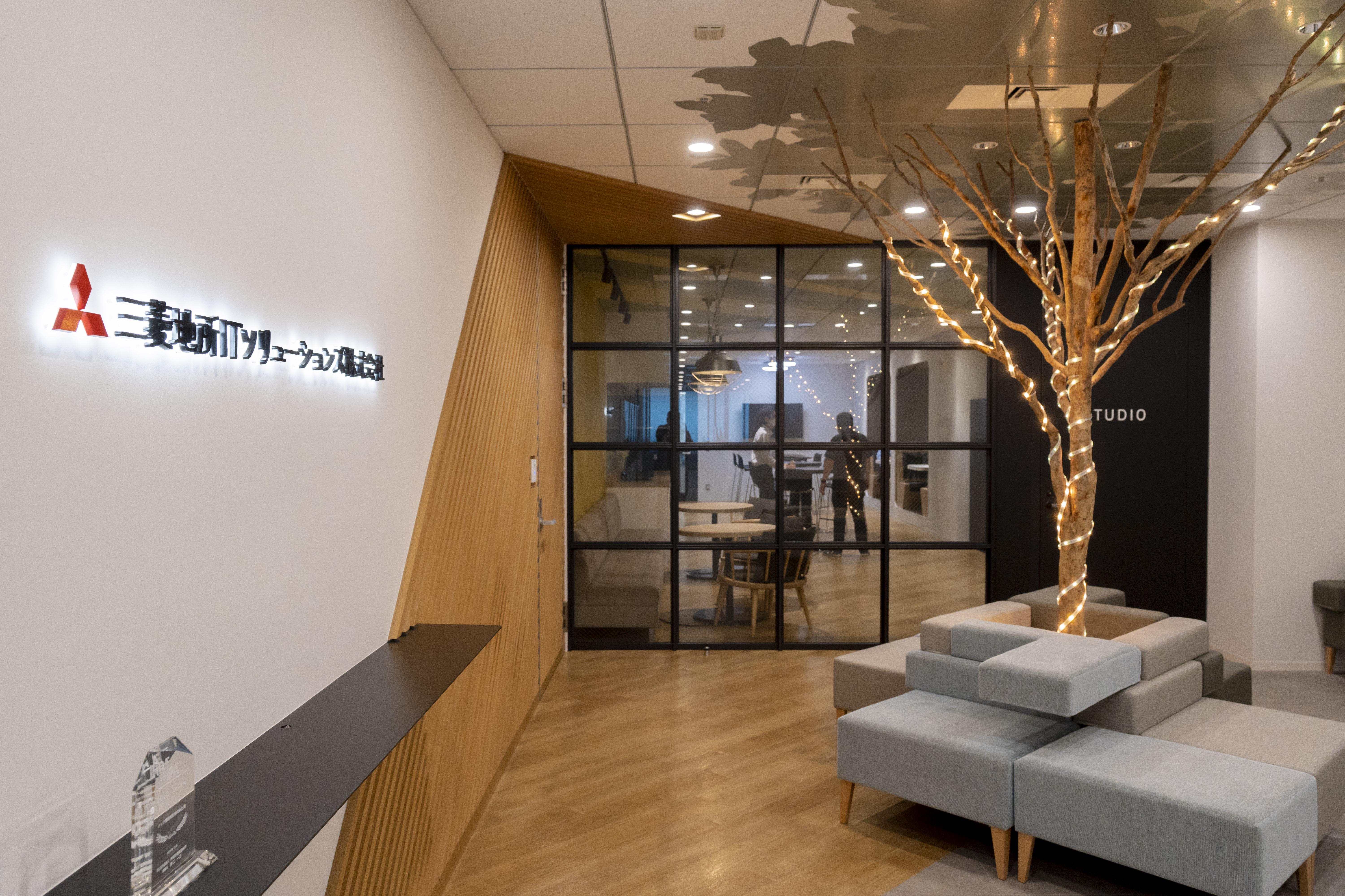 三菱地所の100%子会社である同社