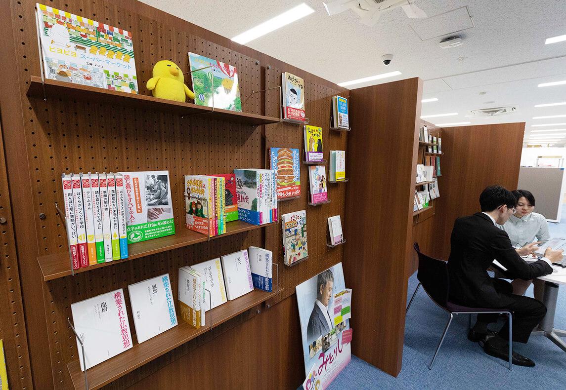 児童書・仏教書・人生書など「読む人の心を育む本」を制作しています。