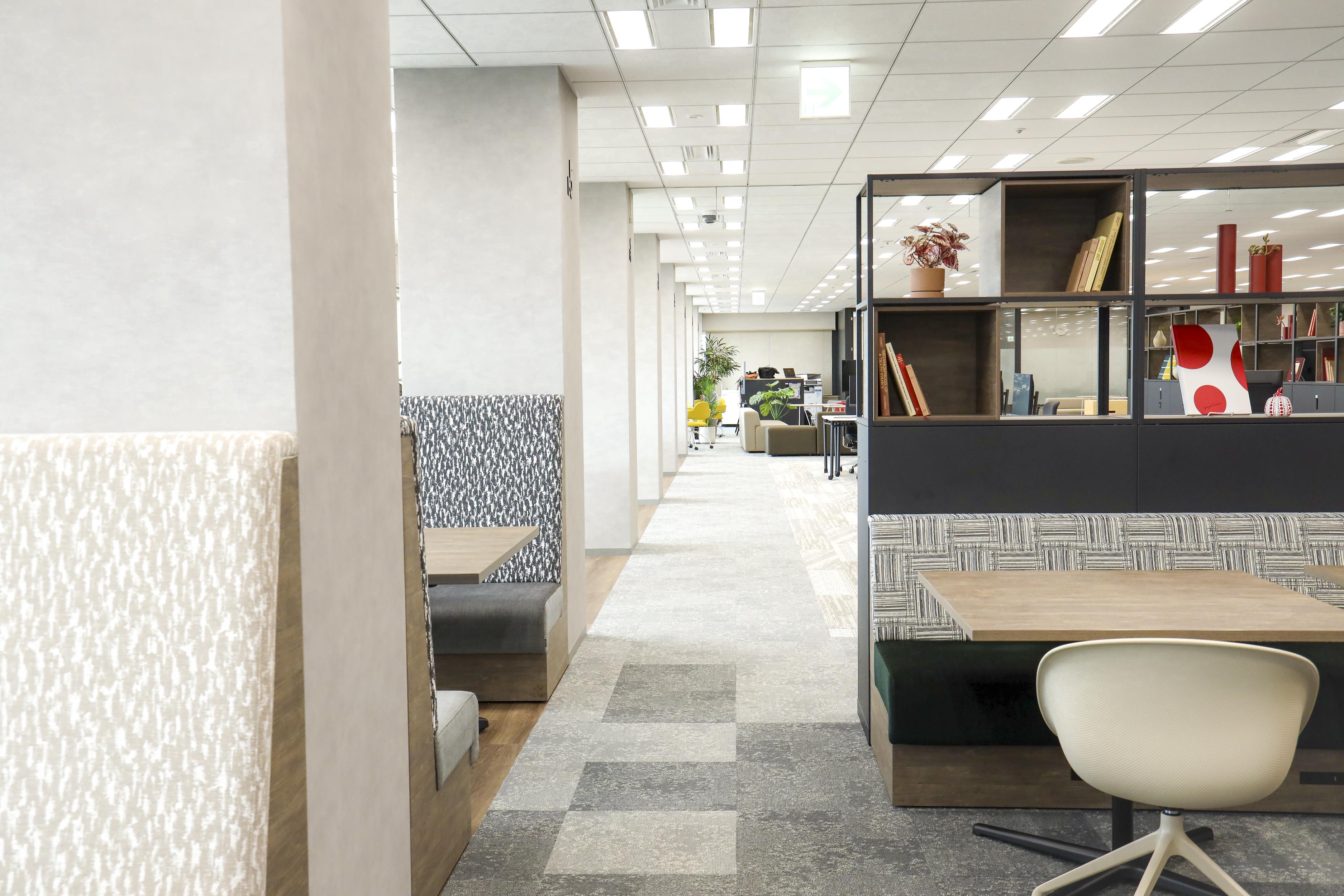 企業のInstagramの運用をサポートするソーシャルメディア事業を運営している。