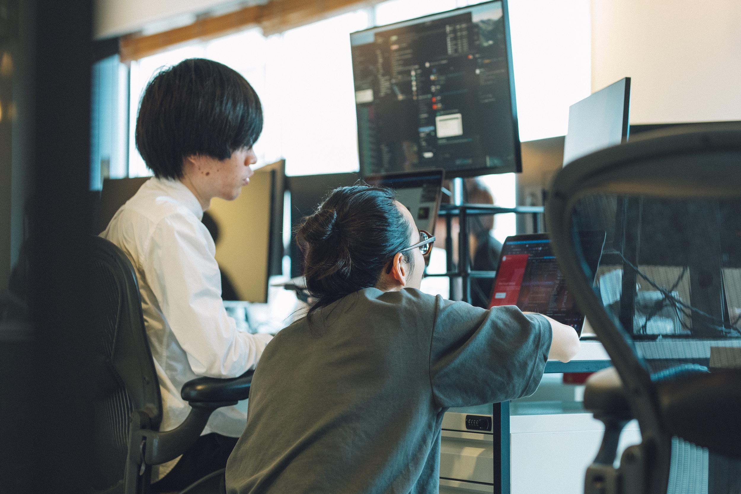 バリューに掲げる「Groove（セクションを超えてぶつけ合う）」にある通り、各職種が意見を出し合いものづくりを進めています