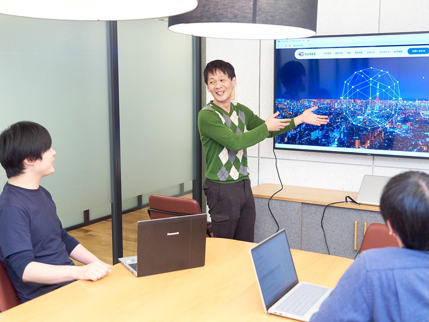 現在では上場企業の他、有名学校法人、中堅企業、スタートアップ企業まで、幅広い業界・業種にサービスを提供している。