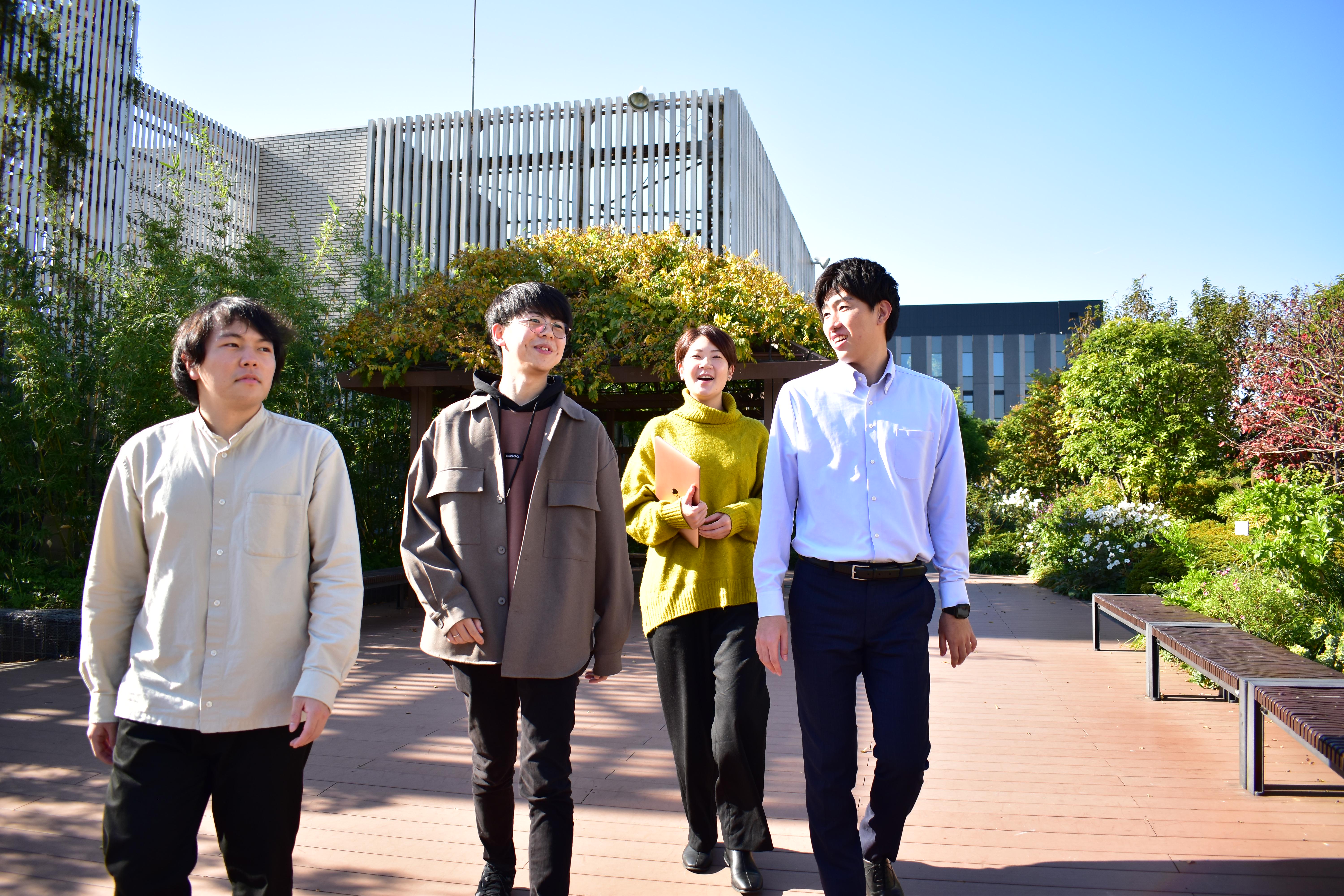 20代から50代まで幅広い年代のメンバーが在籍してきます。オープンでフラットな雰囲気も当社の特徴の一つ。