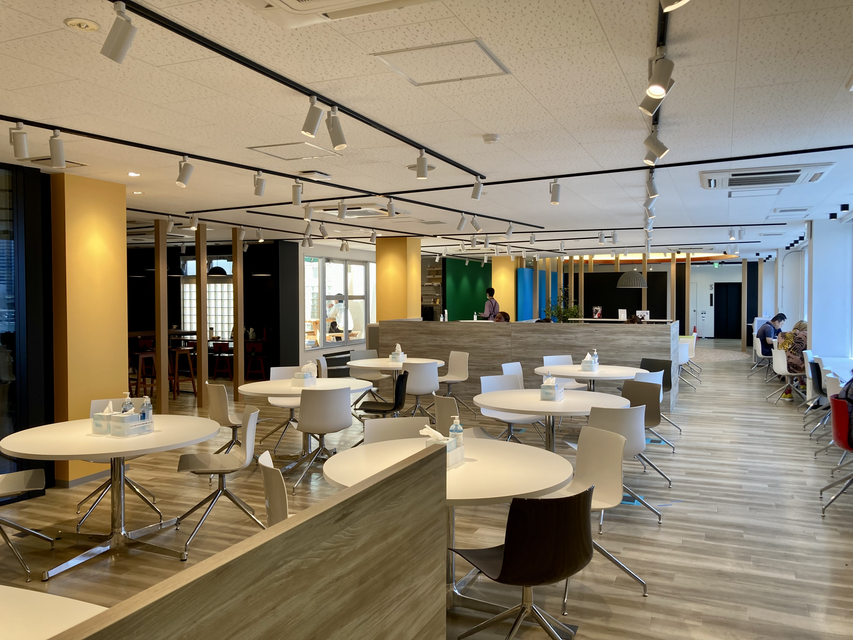 オフィスは非常に明るい雰囲気。ぜひ一度訪れてみてほしい。