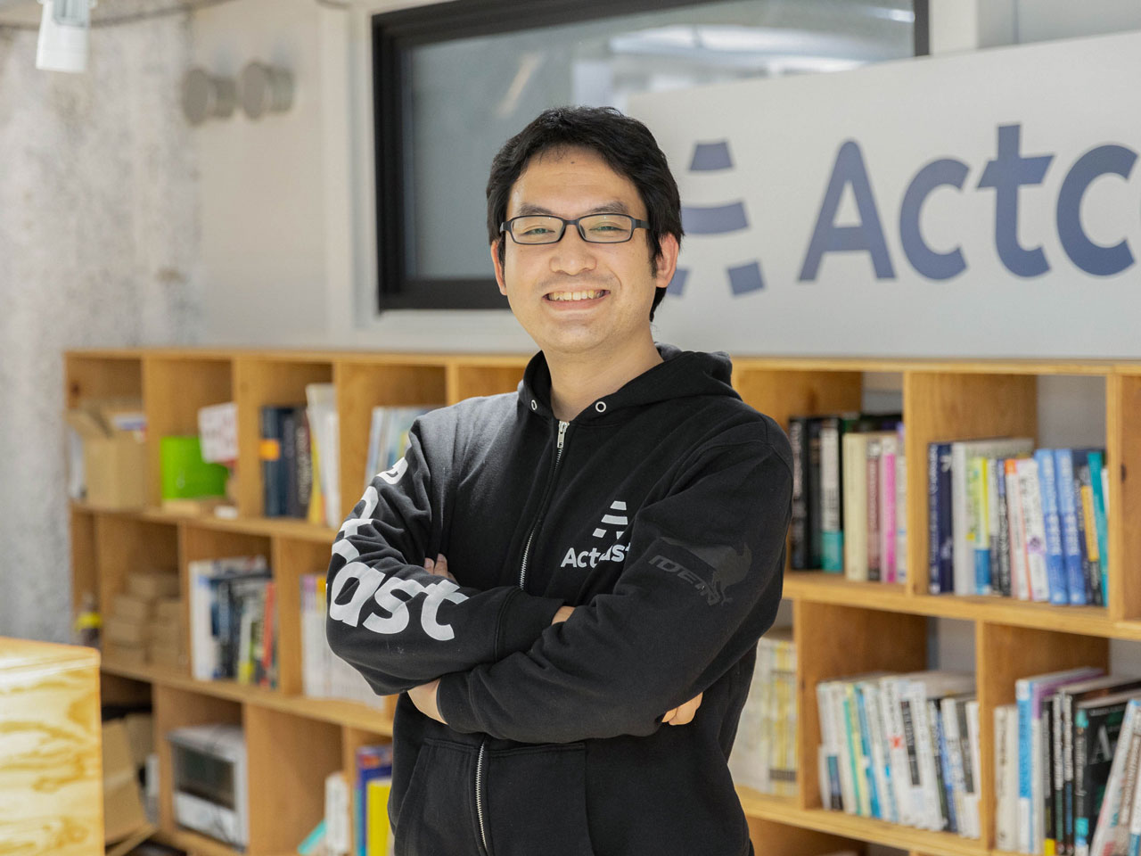 同社は、「実世界のあらゆる情報をソフトウェアで扱えるようにする」とのミッションを掲げ、日本最大のエッジAIプラットフォーム『Actcast』を開発・提供。
