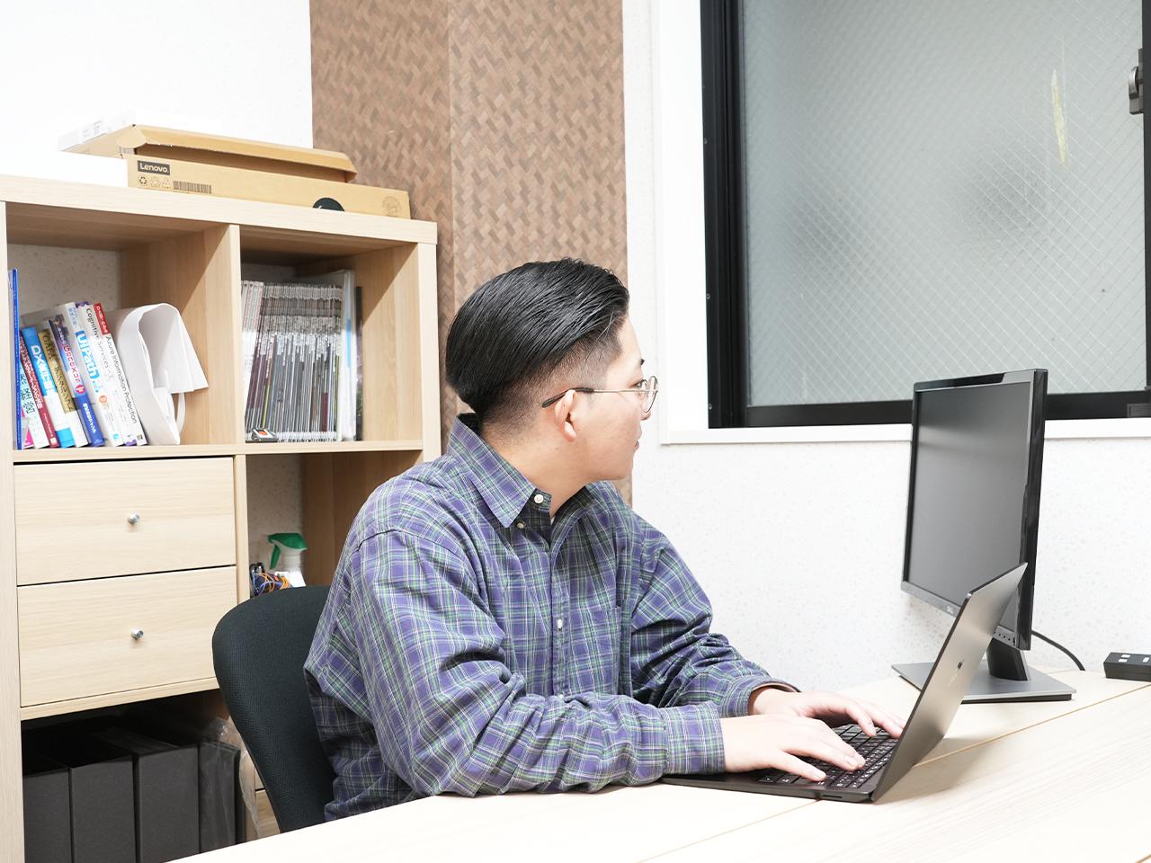 上流工程から設計、運用までの全工程に対応できる人材が集結し、ITで課題を解決したい企業側に立ち、ソリューション選定やベンダーとの交渉等も含めて、プロジェクトを遂行していきます。