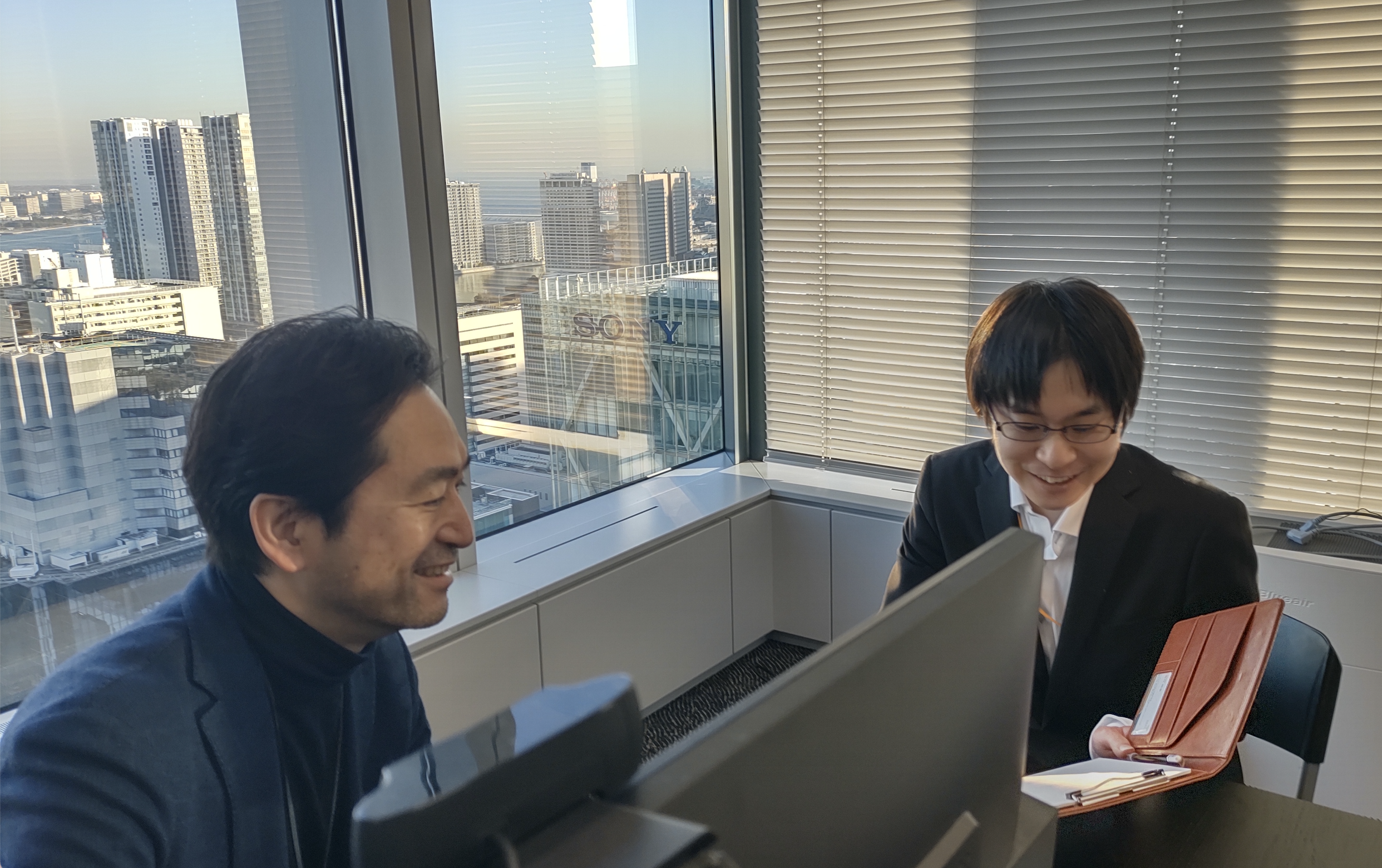 金融工学を駆使した金融商品を管理するためのシステムに加え、SES・Salesforceの導入支援も手掛けており、金融機関向けの高度なシステムの機能を取り出して、一般企業で活用できるパッケージ製品に落とし込んだクラウドサービスも開発・販売している。