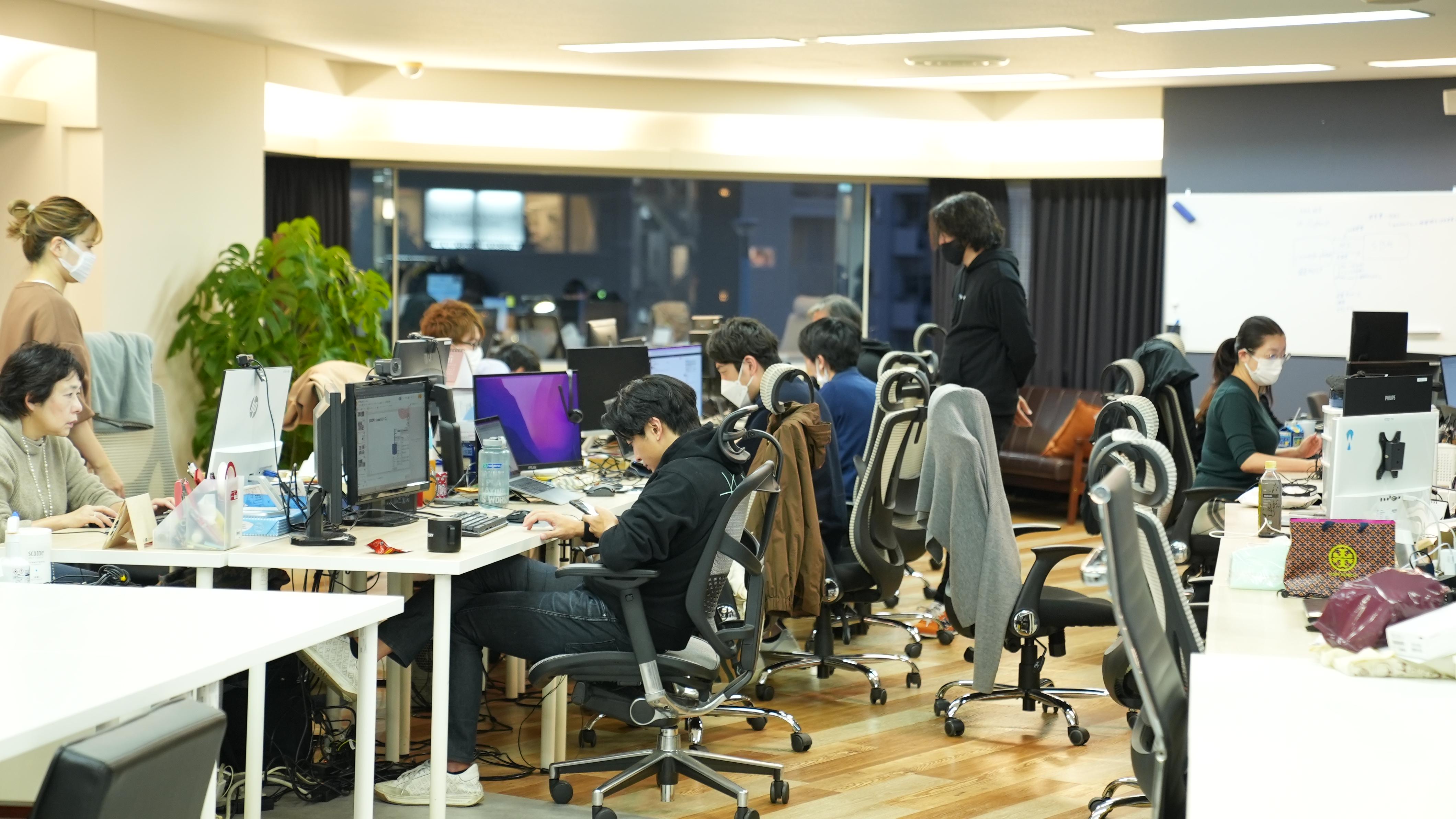 顧客志向を貫き、自社プロダクトのブラッシュアップを目指す同社では、六つの行動指針に裏打ちされたカルチャーに共感した上で、Go言語での開発にジョインするエンジニアを多数募集している。