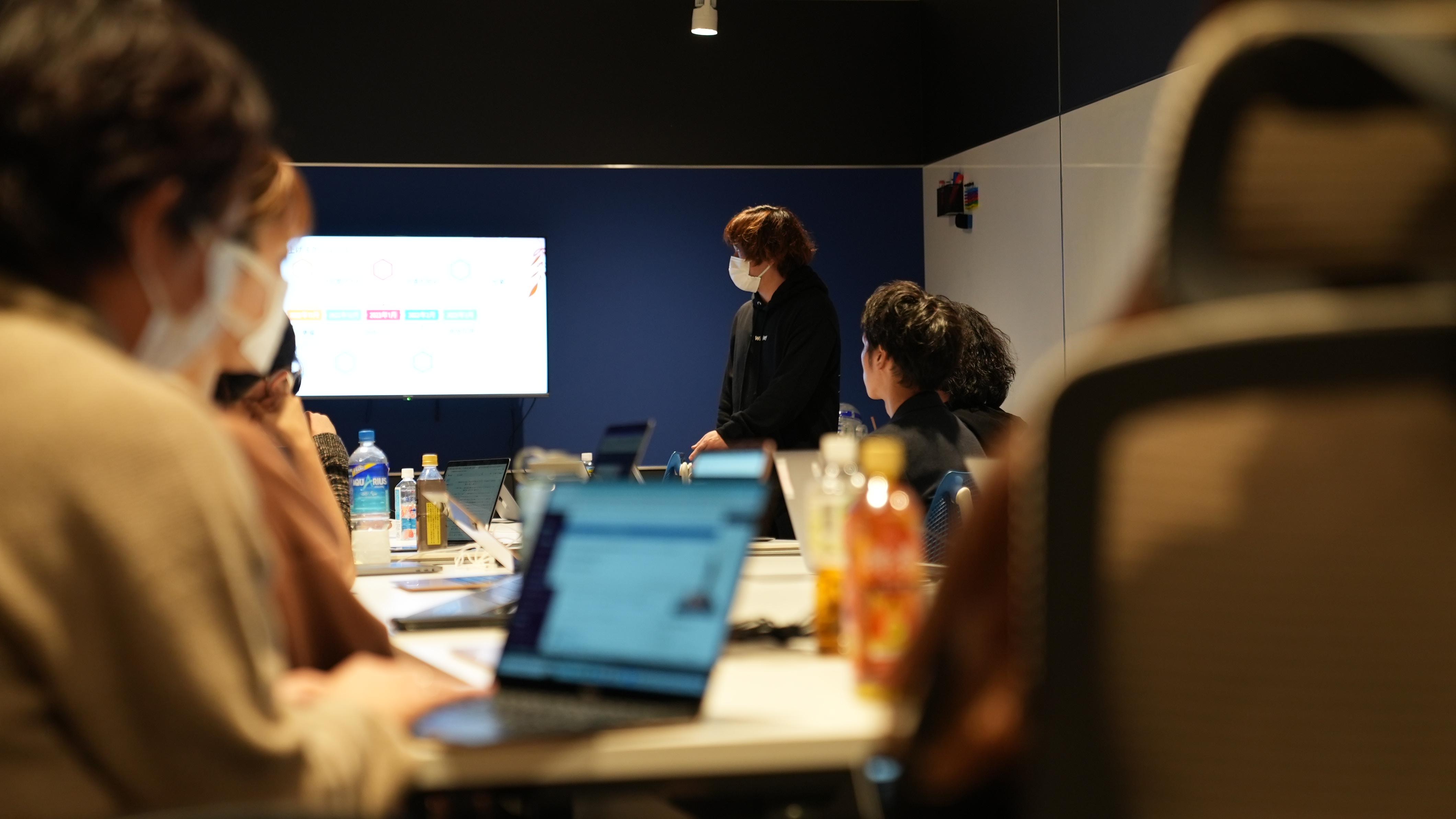 全社MTGでは各部門長が振り返りや次のミッションについて語ります。