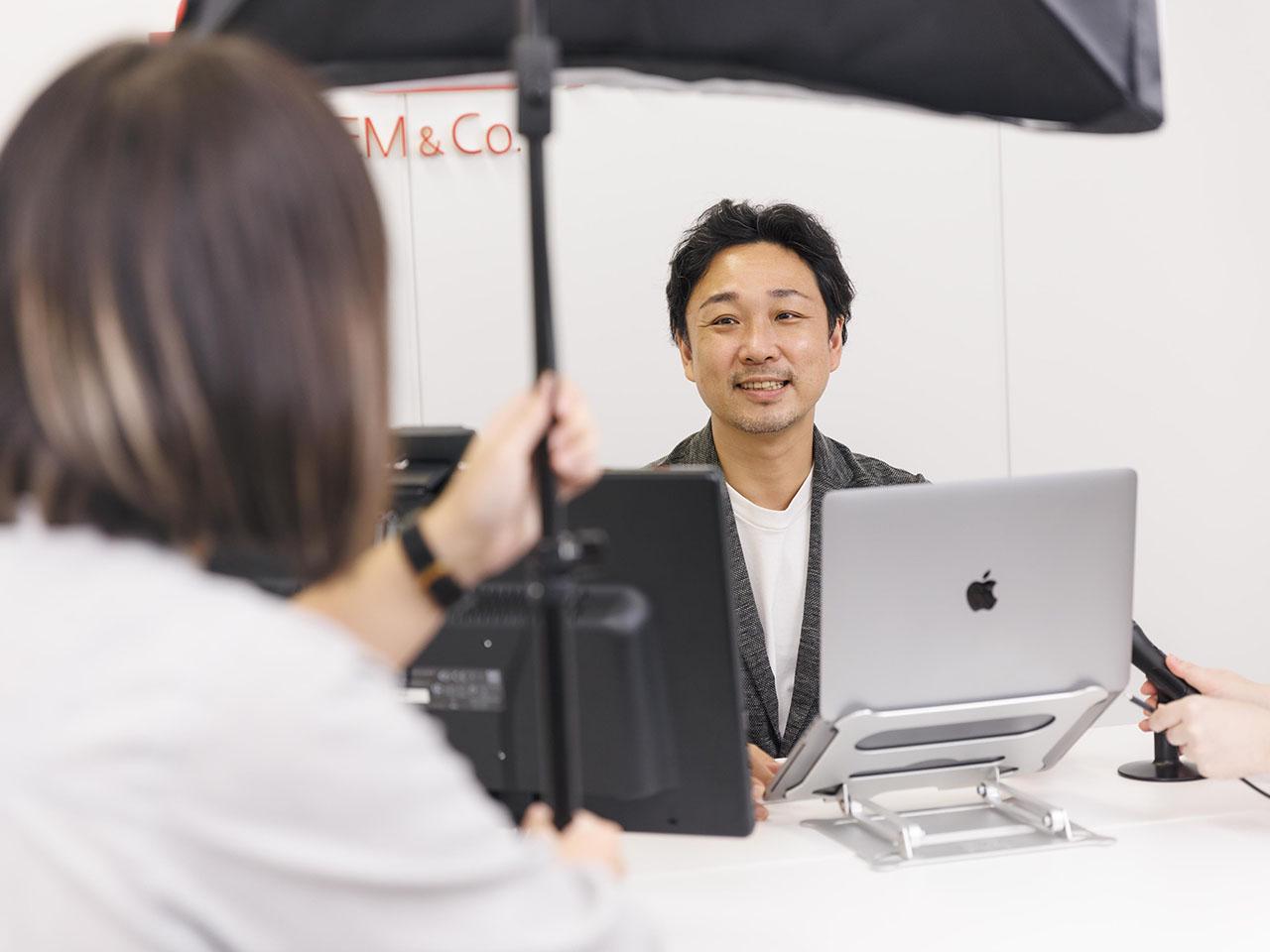 案件のほぼ全てがクライアントとの直取引で、「アンチ予定調和」をコンセプトに、モノづくりだけでなくコトづくりにも対応。