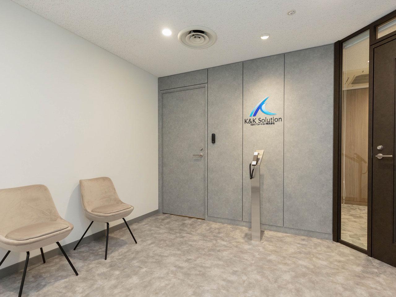 同社のプロジェクトメンバーがお客様側の一員として外部ベンダーをディレクションしながら共に業務改善を担う。