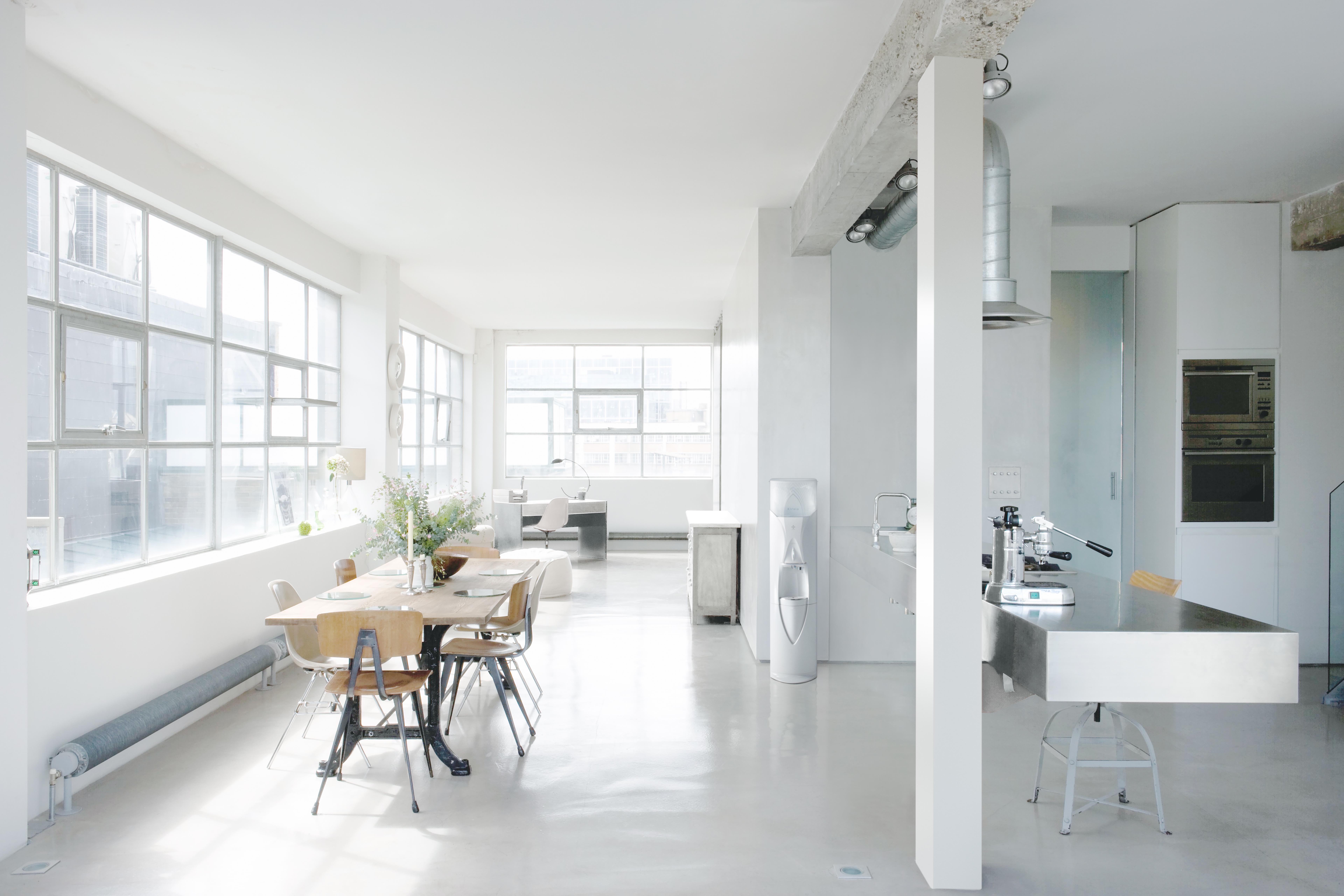 コンセプトは、「誰もが手の届く“ちょっと贅沢”なプロダクトで、健康的で快適な日々を過ごせ、キラリと輝ける生活“Kiralife”を実現させる」。