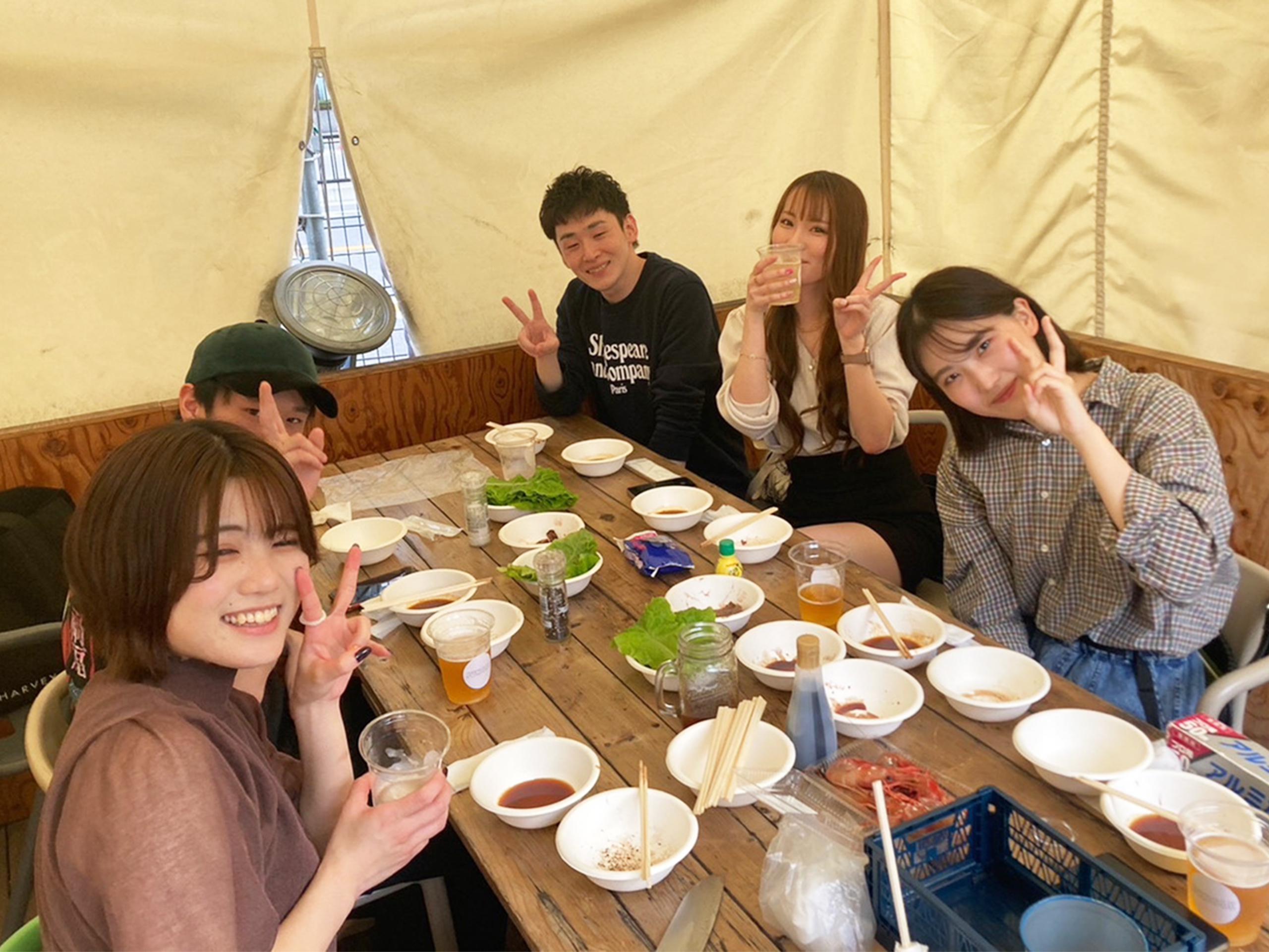 社内イベントやBBQ、スポーツ観戦などの年間イベントも豊富なため、社員同士の距離も近く働きやすい環境だと感じた。