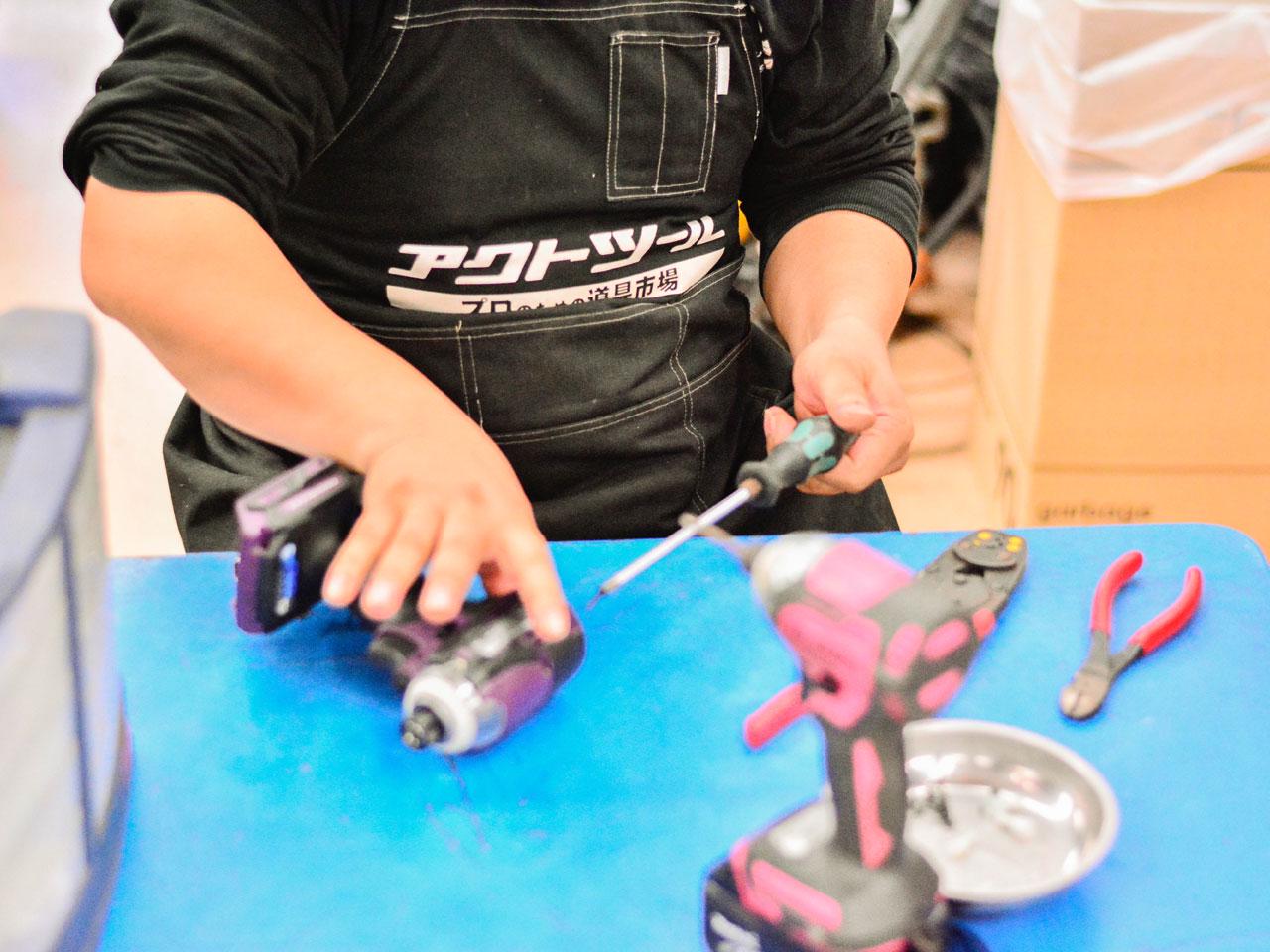 一昔前のリユース業界では、買い付けた商品をそのまま販売するのが一般的だった。同社は、買い付けた商品をメンテナンスし、次のお客様が安心して使える状態にまで仕上げて販売している。