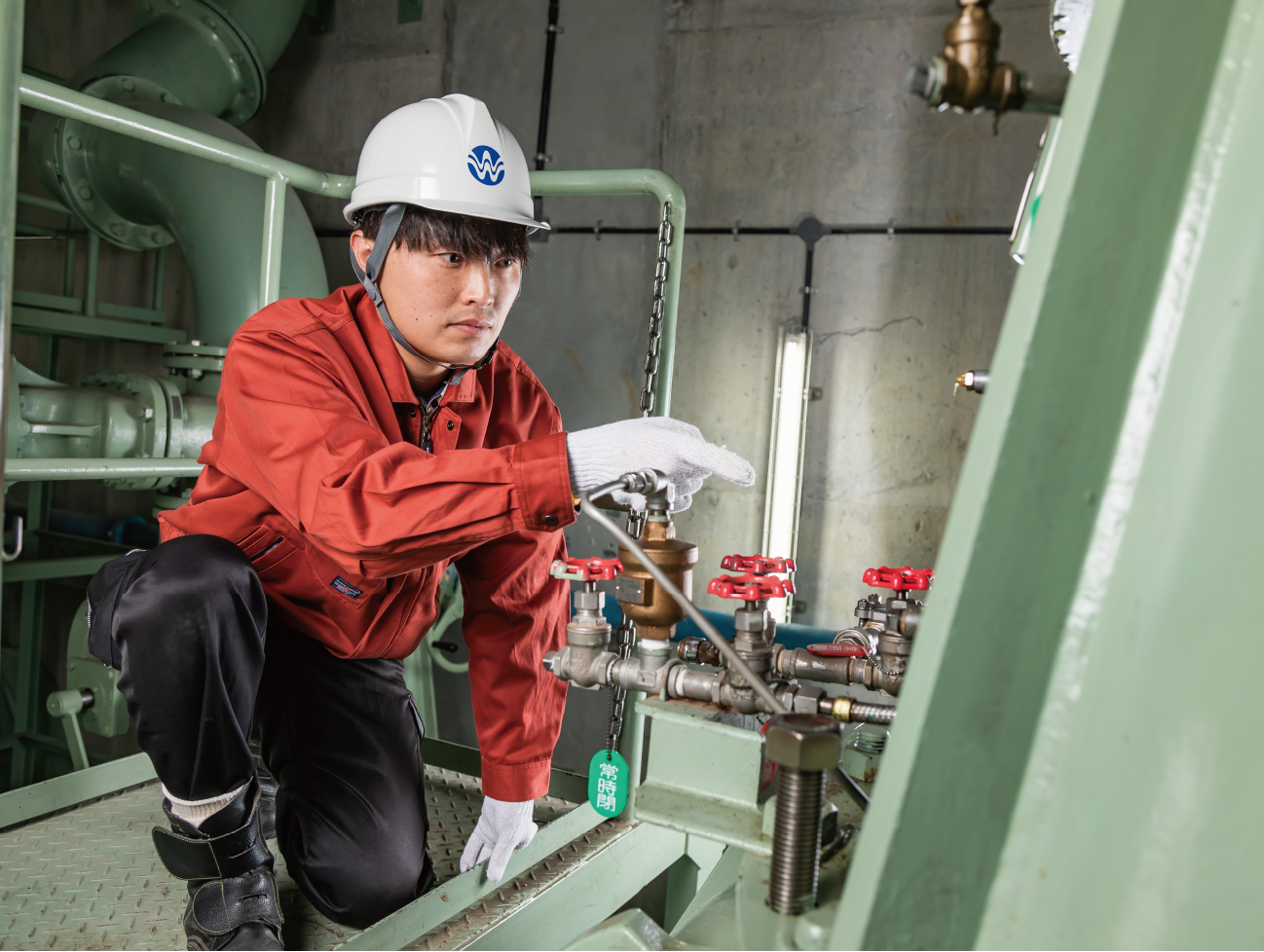 「分析検査」「施設管理」「工業薬品」「環境保全」の四事業を展開し、環境トータルサービスプロバイダとして、人々の生活環境を守っている。