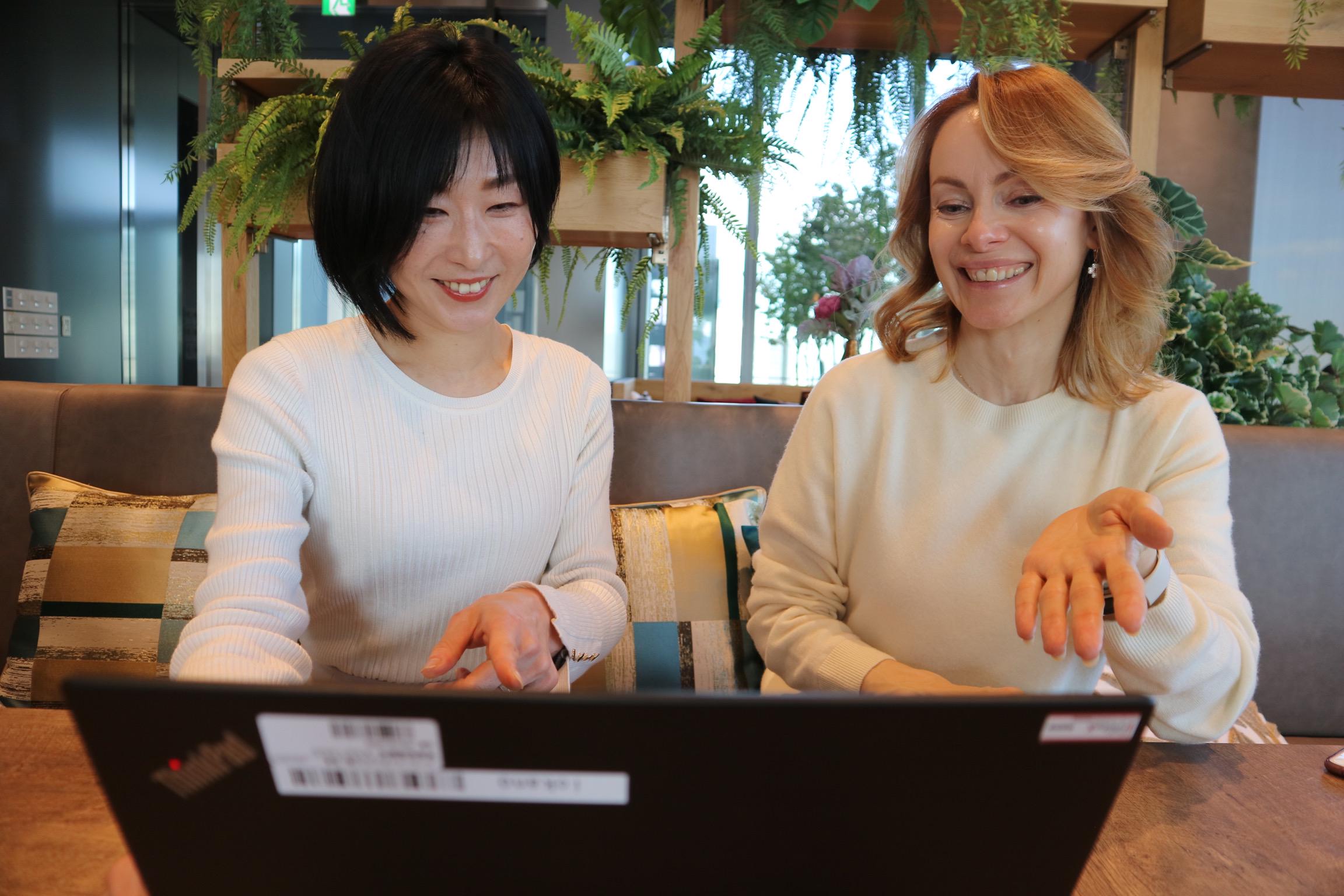 ソリューション提供する最善の手段として技術選定をするのは、実際に手を動かしているエンジニアです！当社では最先端技術を積極的に取り込みながらエンジニア一人ひとりが自己成長できる環境が整っています！