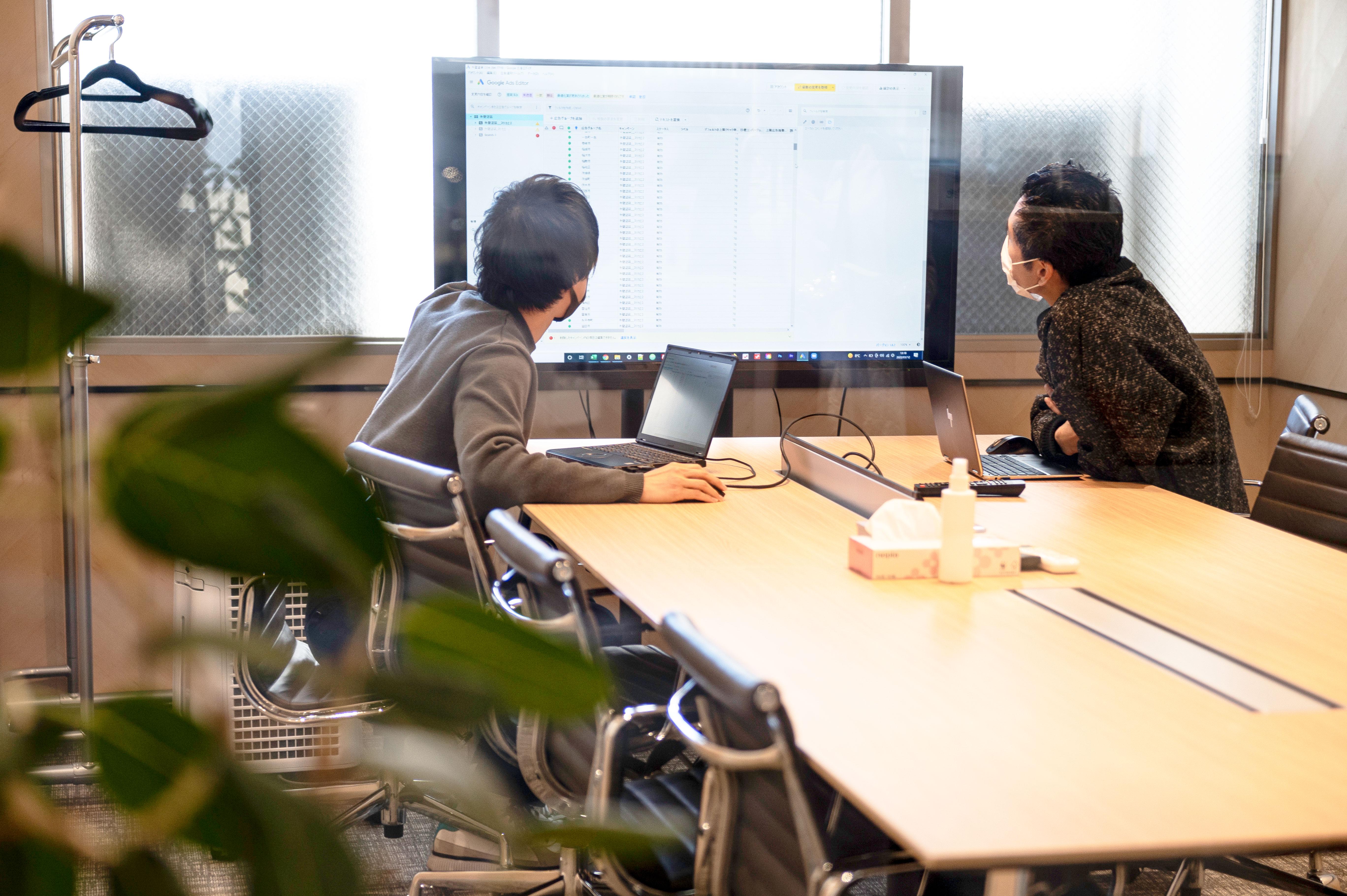 執務スペースも集中できるような環境を用意。