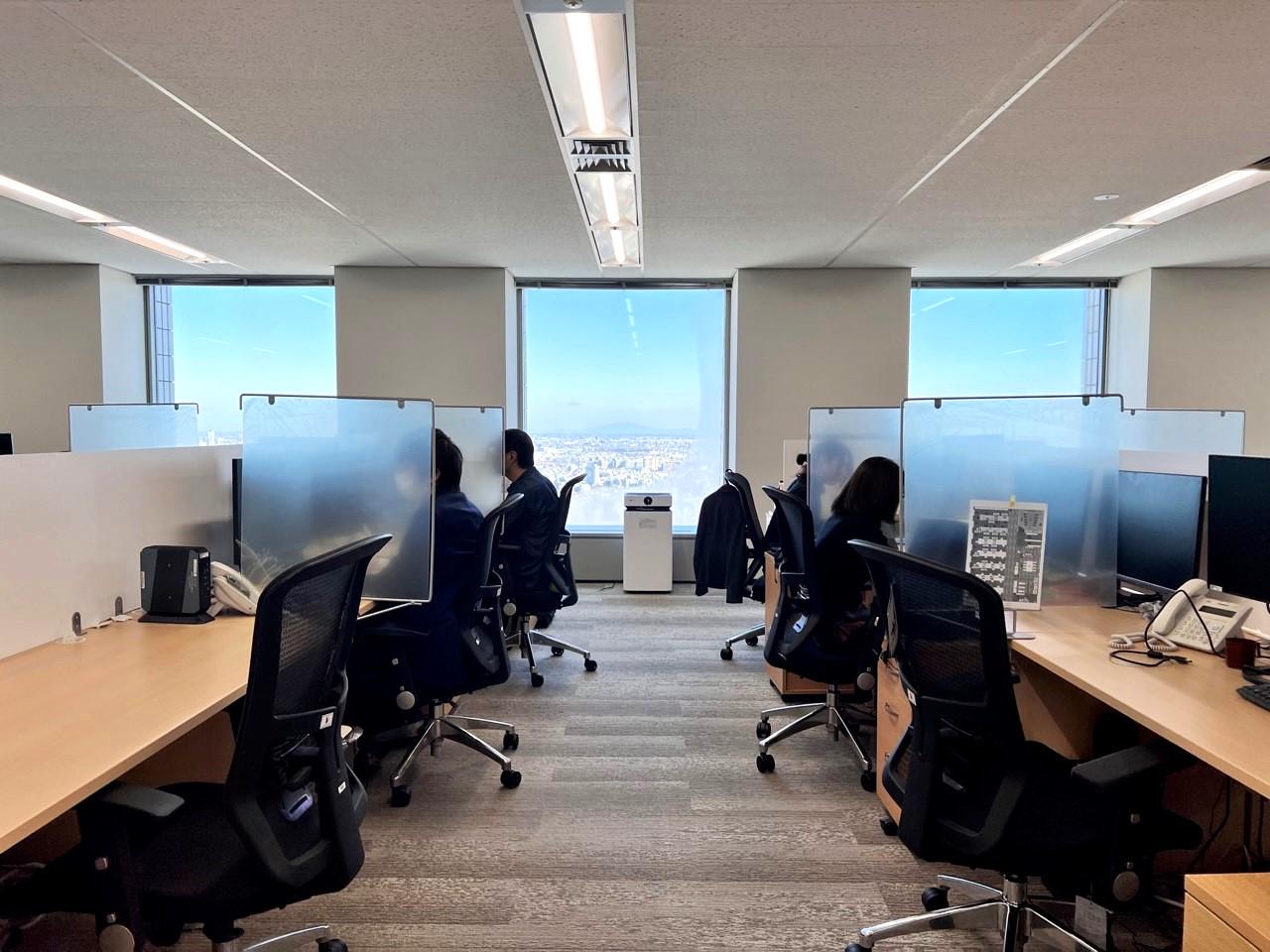 窓の外は・・・