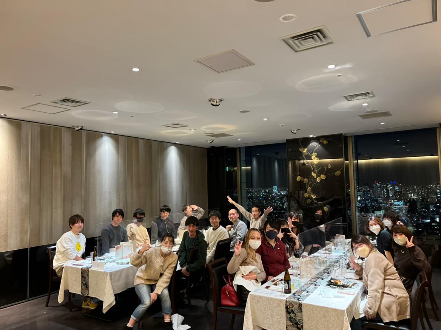 定期的に社内イベントを実施（サンシャイン60「星のなる木」にて忘年会）