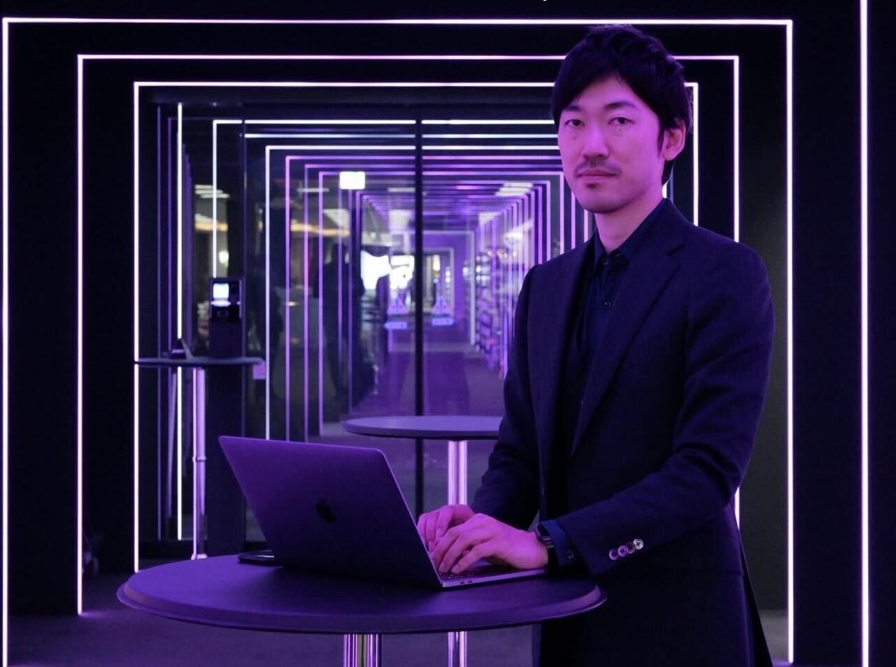 2014年、CEOの深澤は米ウォルト・ディズニー・カンパニーによる第1回アクセラレータープログラムに選ばれ渡米し、そのディズニーからシード投資を受けた。