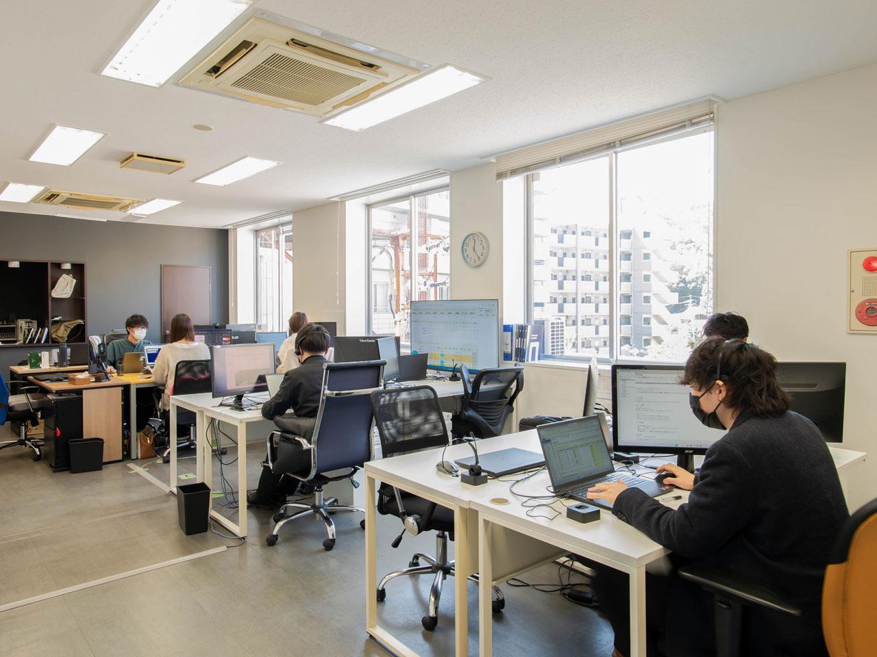 2011年の設立以来、一貫して右肩上がりの成長を続け、主力のタイヤ買取事業では累計買取本数23万本と、通信買取を主軸とする企業としては他を圧倒する実績を残している。