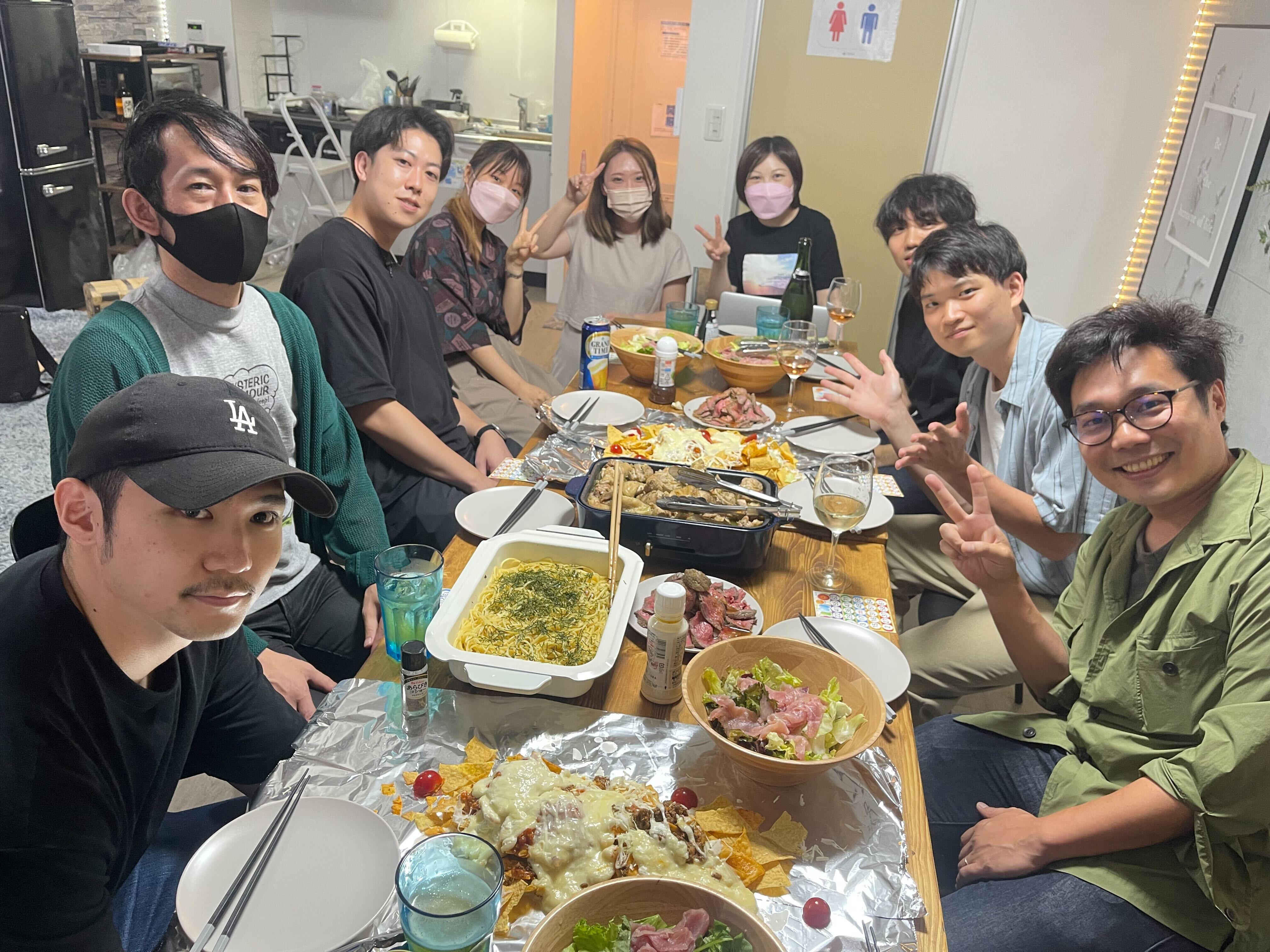 男女比は男性：女性＝6：4の比率（2023年3月時点）。ライフスタイルに応じて休みや勤務内容など柔軟に対応可能。