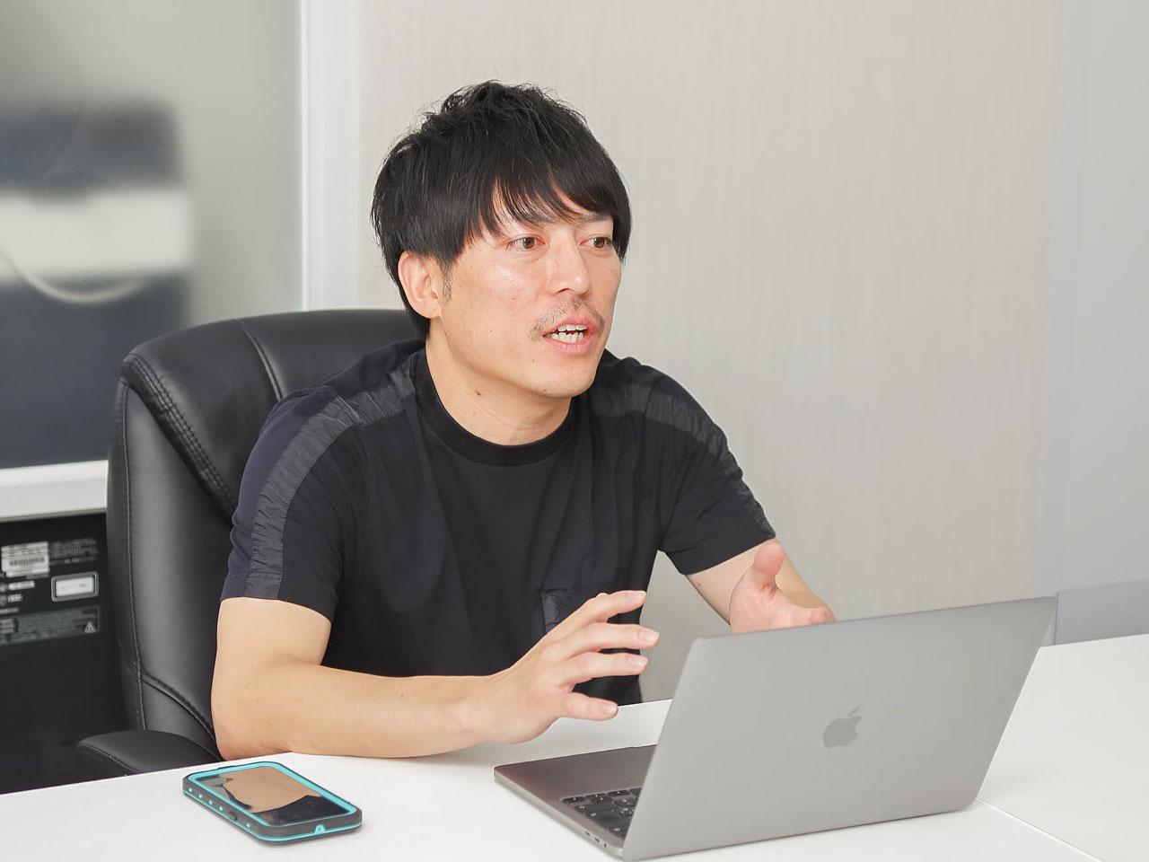 内製による利益率の高さも強みの1つだという。何故、外注の仕事を受けないのかを聞いてみると「儲かるなら自分たちでやりたい」、「儲からないならクライアントにやらせたくない」、「結果、受ける仕事がない」と話す代表の井原和也氏。当たり前なこと、シンプルなことを徹底的にやりきる姿勢がAmaneの強さの根幹にあるように感じた。「メンバーへの還元は必ず会社に還ってくるから惜しまない」と語ってくれたことも印象的だった。