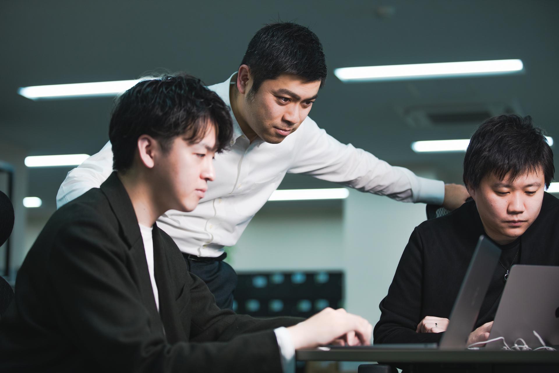 打ち合わせの様子。若いメンバーも多数活躍中！