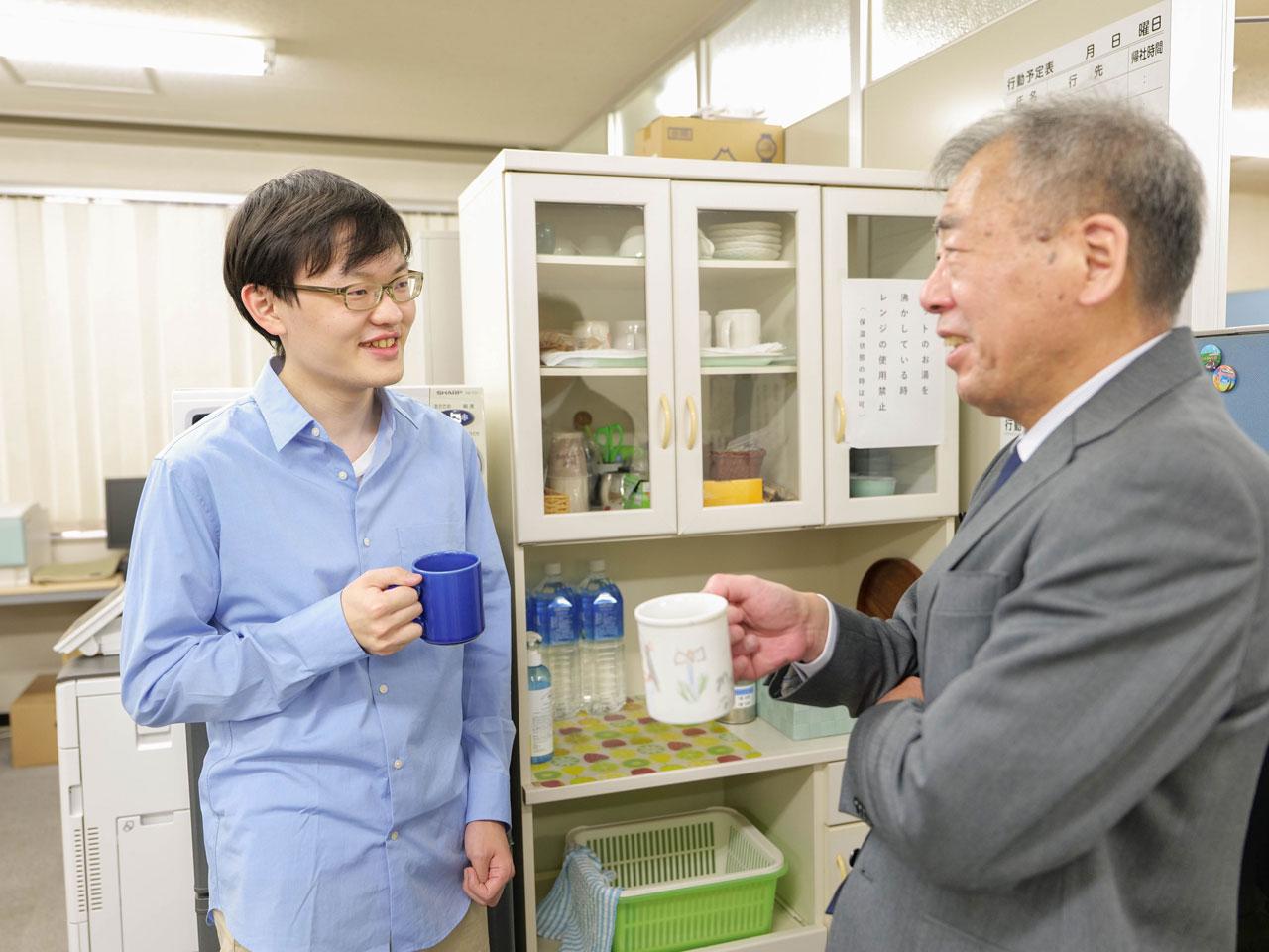 同社の組織は風通しが抜群。社員が会長や社長と話ができる距離感。社員の意見が経営層まで届く。