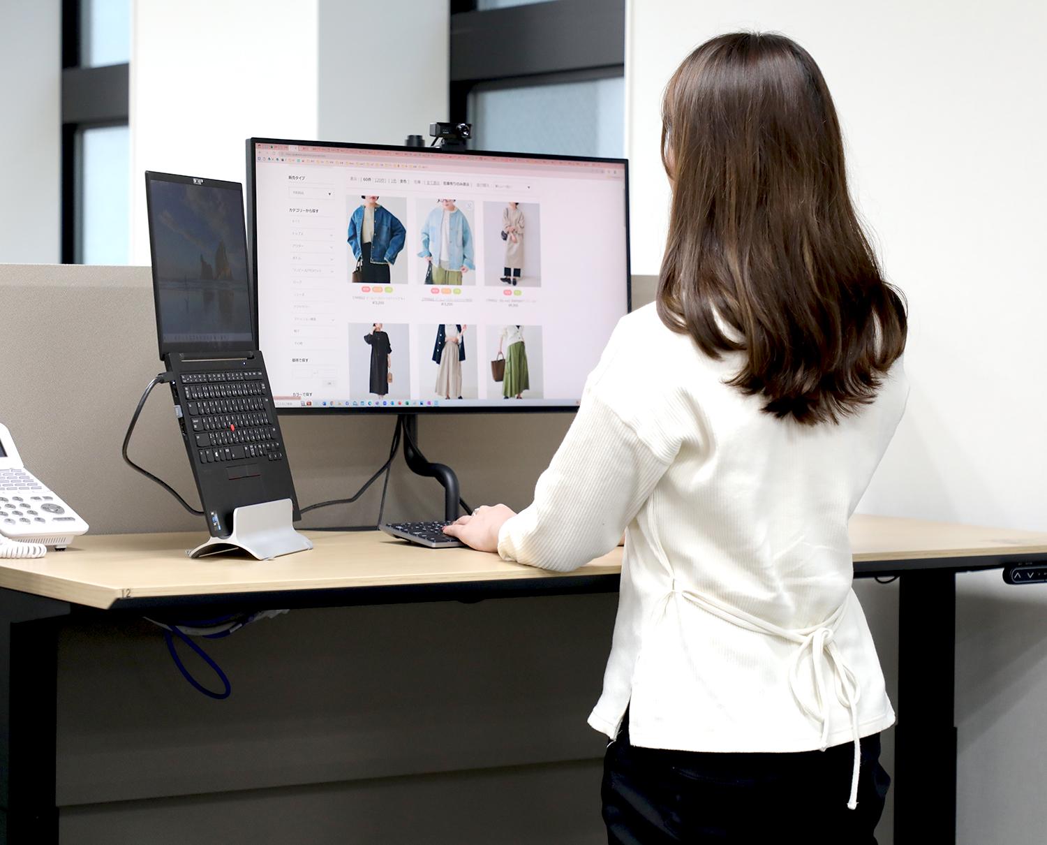 ただECサイトを作るだけではなく、実際に商品が売れるのかどうかというところまで関われるので、やりがいも大きいのが魅力。