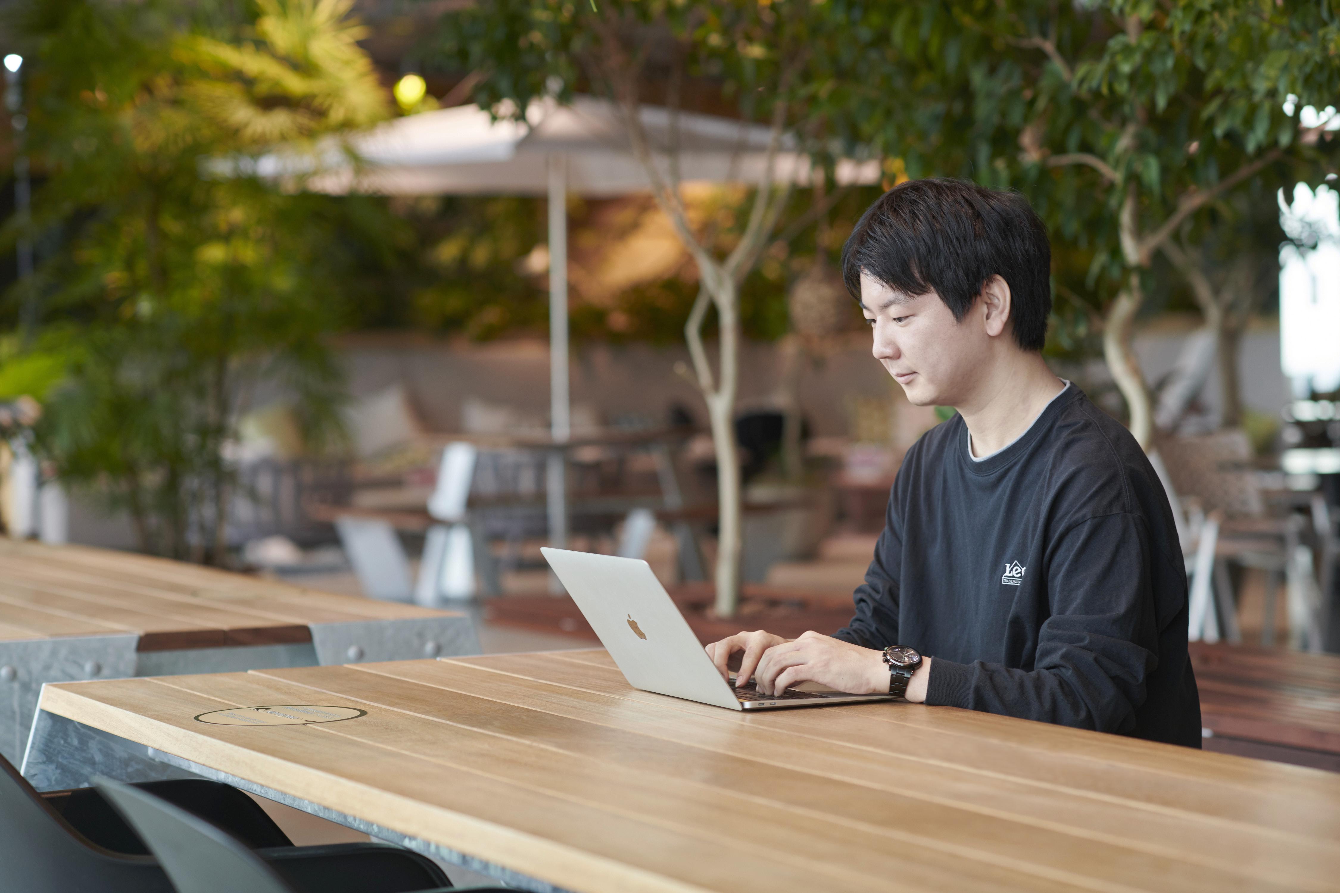 インターネットメディア事業では、趣味を楽しむソーシャルサービスとして、競馬、競輪、野球、ゴルフ、レシピ、掲示板SNSといったメディアを運営。