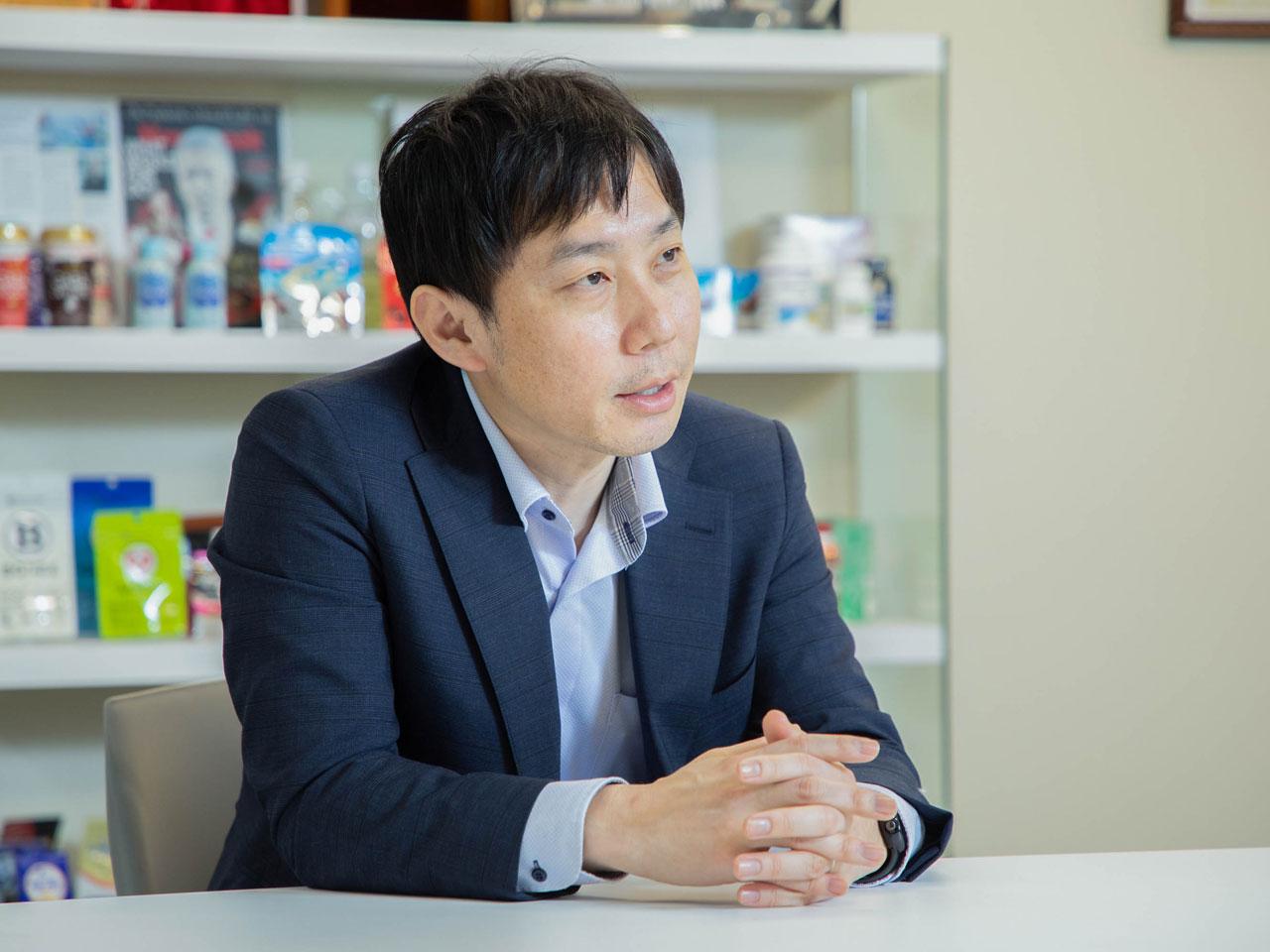 卵や乳酸菌等の身近な食材から、安心・安全な健康成分を創り出し、食品会社に卸すBtoB事業、自社で最終製品まで開発し通信販売を行うBtoC事業、研究成果を製薬会社にライセンス供与する創薬事業の3本柱で事業を展開する。