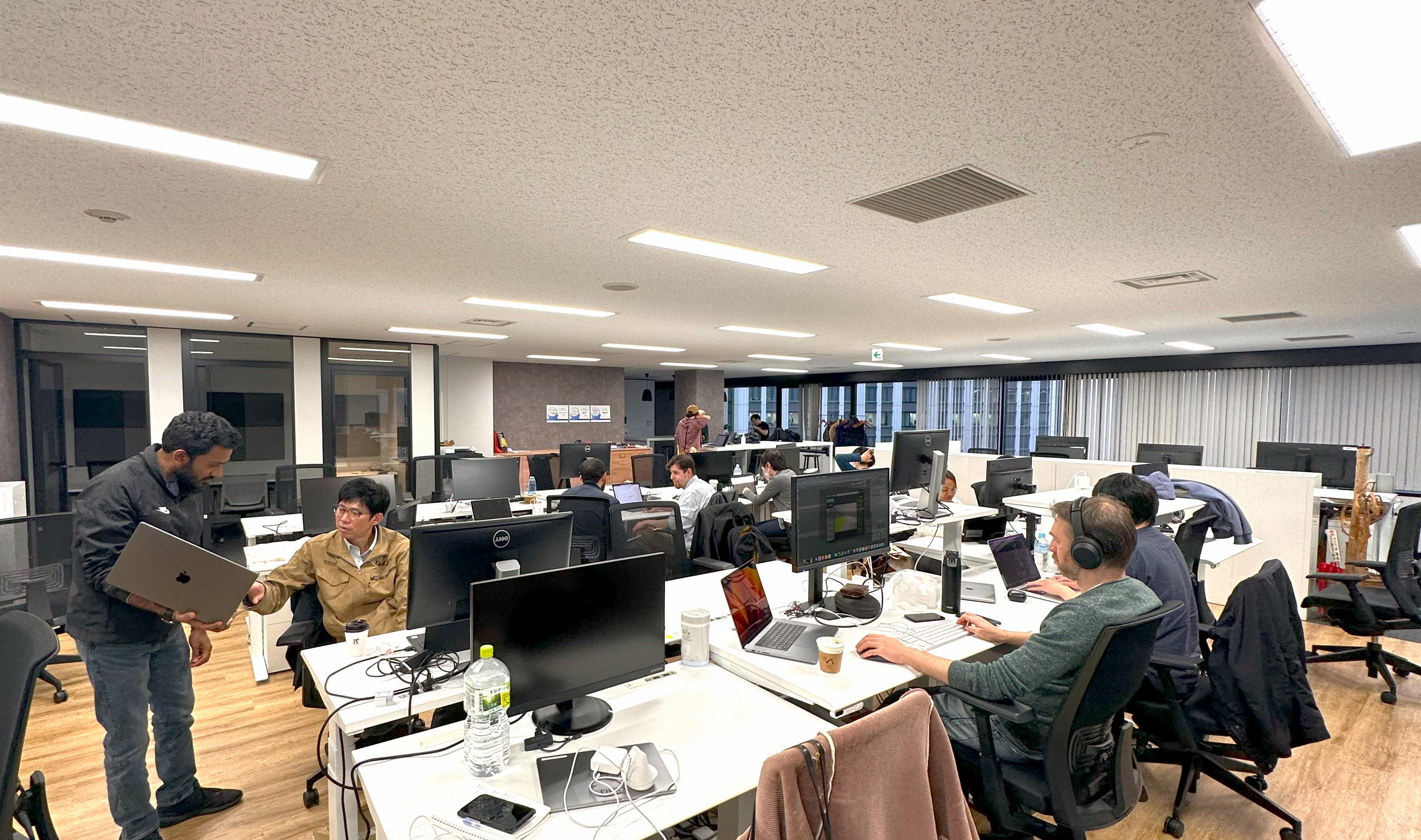 ソフトウェア領域でハイレベルなエンジニアリングに触れることができ、エンジニアとして成長できる環境です。