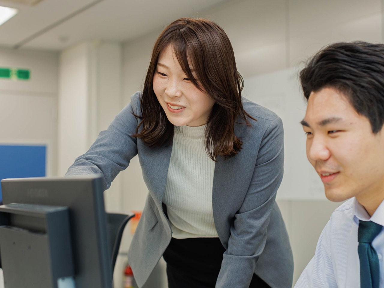 大切にしているのは、“チームの力”だ。プロジェクトには、基本的にチームで従事する。仲間と質の高い仕事をこなして利益を上げることは、クライアントの厚い信頼を勝ち取るだけでなく、メンバーの経済面や精神面の幸福も叶えている。