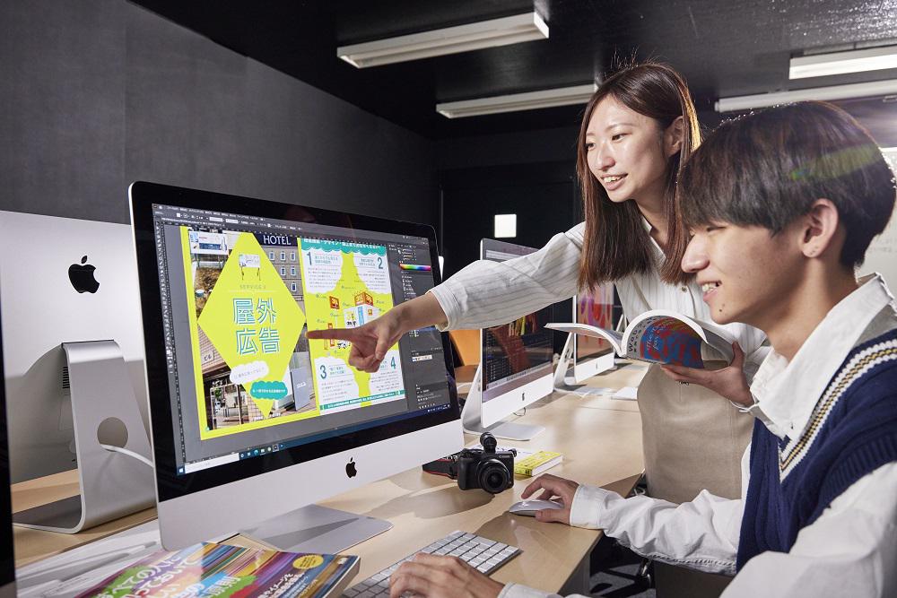 今回の採用では専門知識を活かした授業を行ったり、クラス担当として学生指導をしたりするスタッフを想定している。教員免許は不要だ。