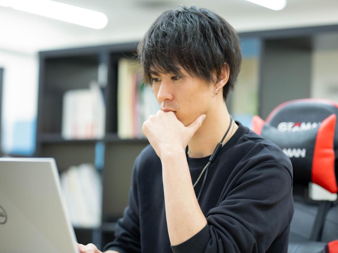 同社の事業の特徴となっているのが、開発を担当するエンジニアがフルリモートの業務環境で稼働していること、受託開発を事業の軸としていること、そして「ラボ型開発」というチーム体制での案件対応を行っていることだ。