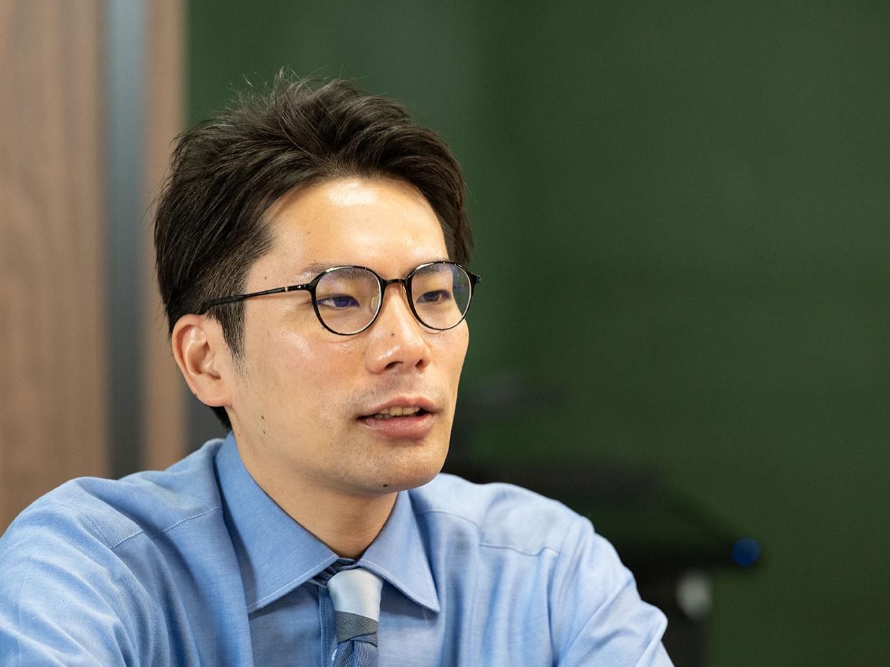 Oracle APEXの講師を務めるほど造形が深い代表取締役社長の亀井氏は、同ツールの拡張性や汎用性の高さを活かした新規事業の立ち上げを進めている。