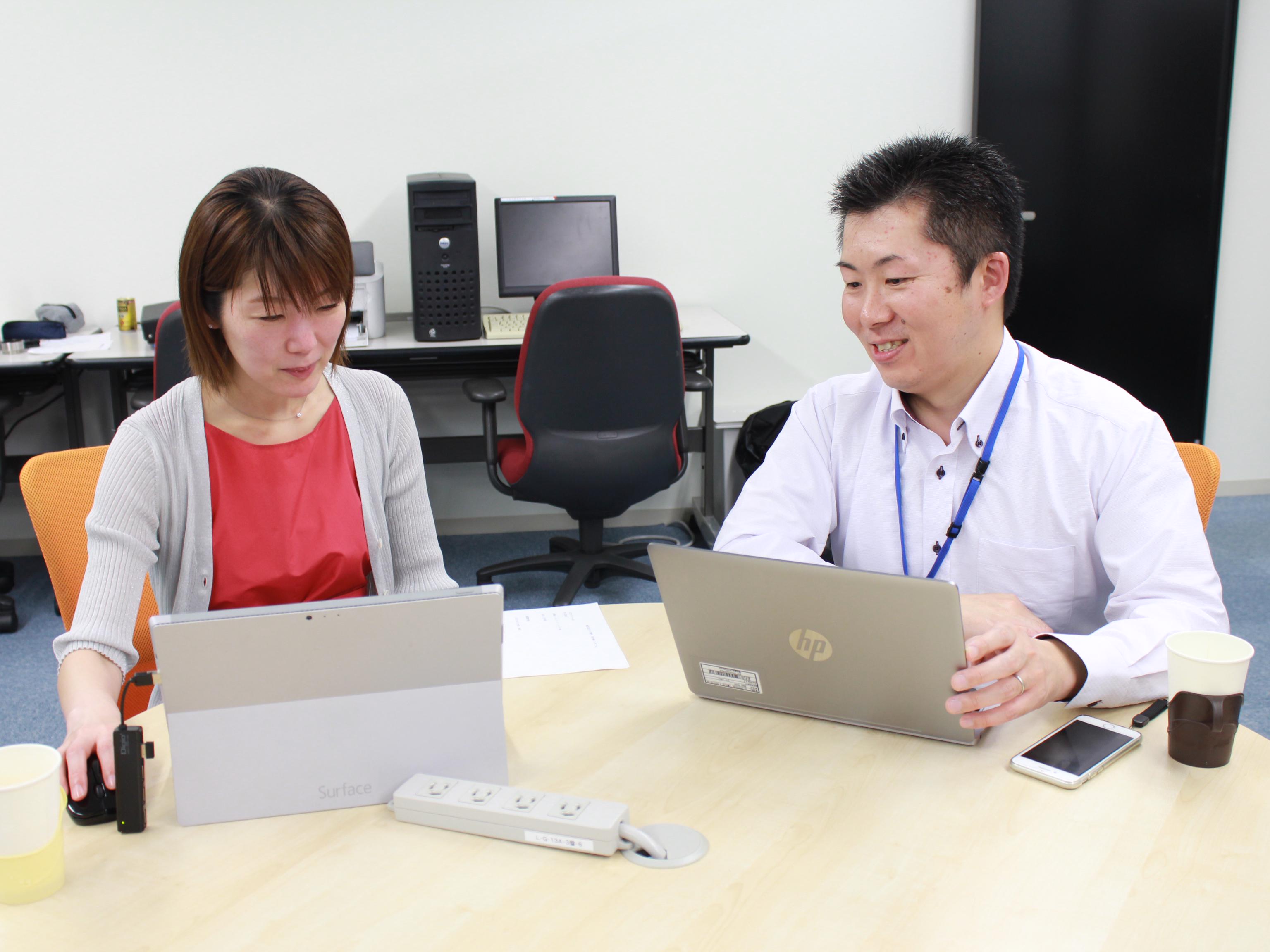 社長との距離も近く風通しの良い雰囲気です。若手の意見もどんどん採用！