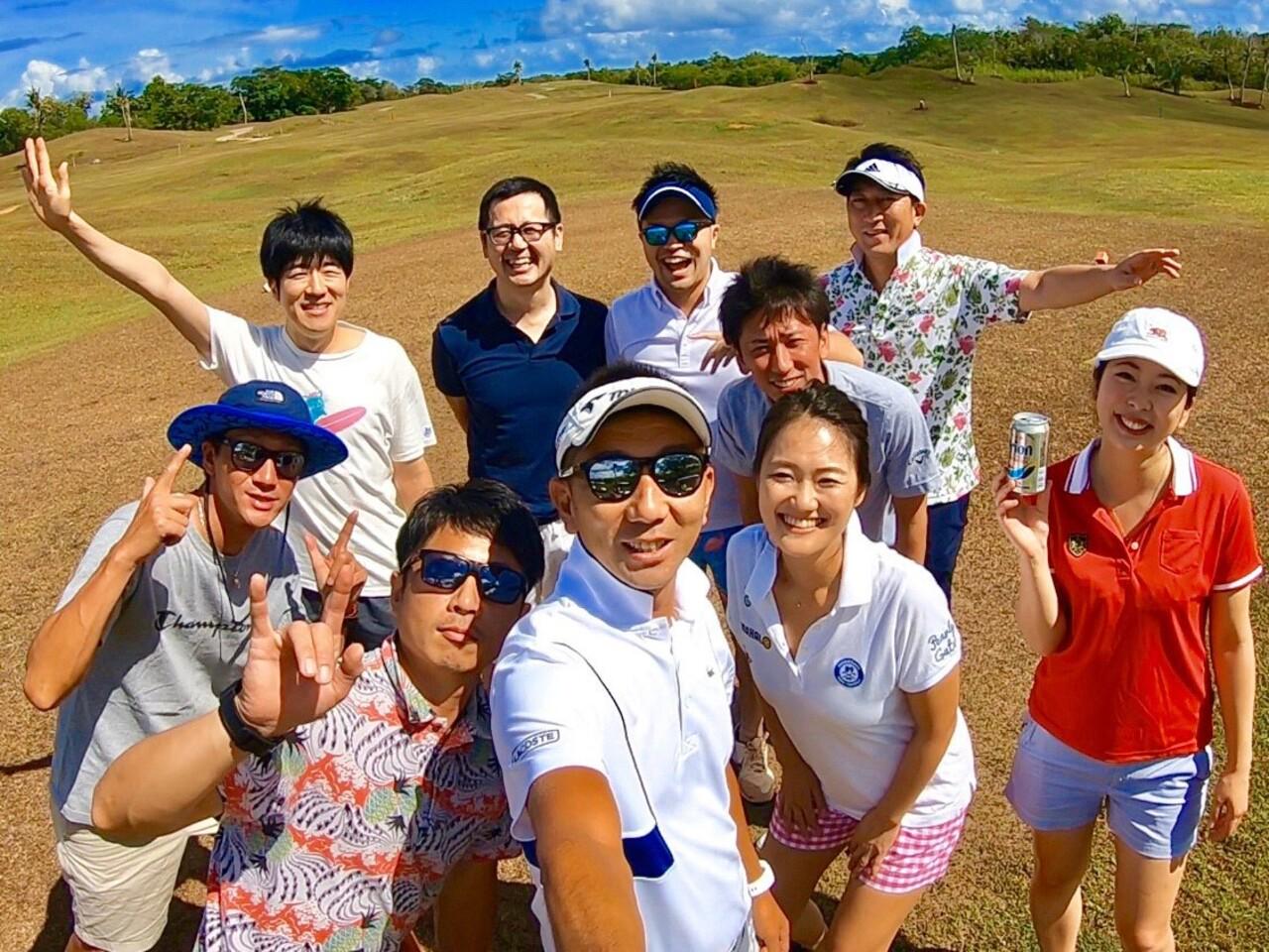 オンとオフのメリハリをつけて働くことができる環境。スノボやゴルフ、社員旅行など、社員同士がコミュニケーションを深めるイベントも多い。