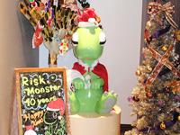 社内はもちろん、お客様からも愛されているマスコット、りすもんぐ君！クリスマスバージョンです。