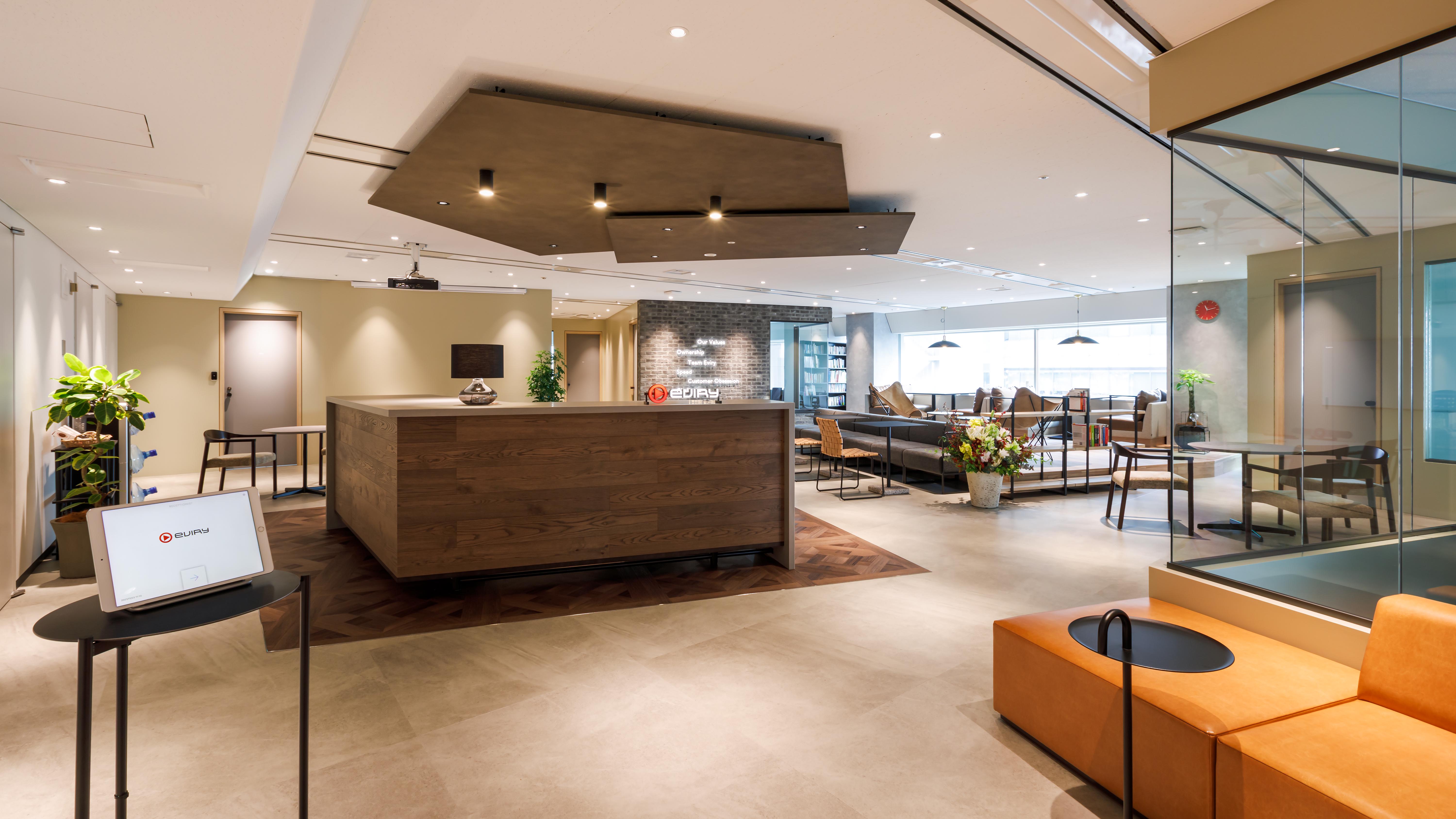 業務拡大に伴い移転をし、敷地面積は約2.5倍と広くなりました。渋谷から8分のとても便利な場所です