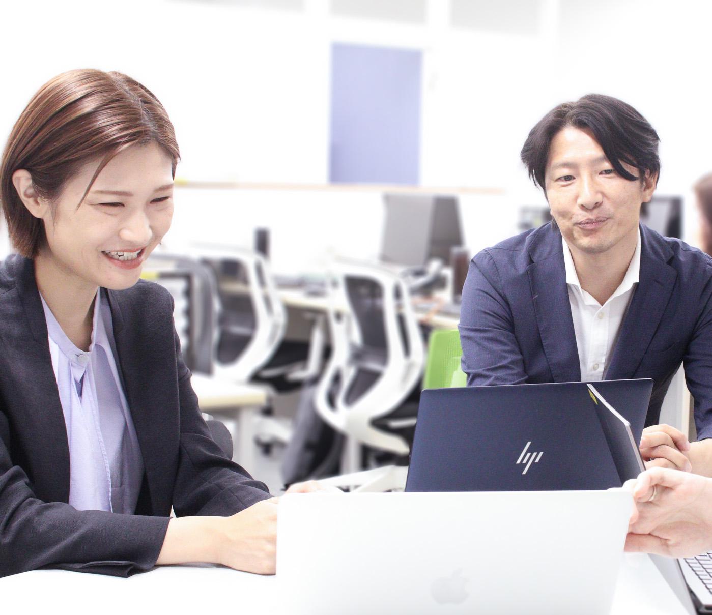 社員同士の中も非常によいのが特長。互いを尊重しながらチームで作業しています。