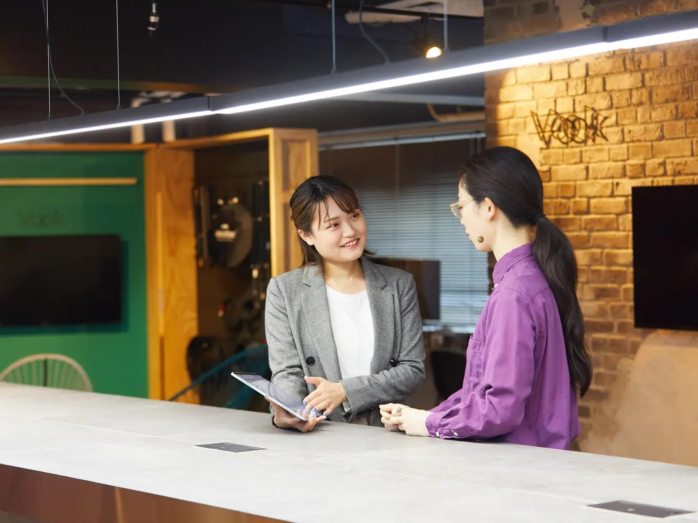 同社のメインのメディア事業では、自社メディア『Vook』を運営し、現在約35万人の会員ユーザーを獲得している。