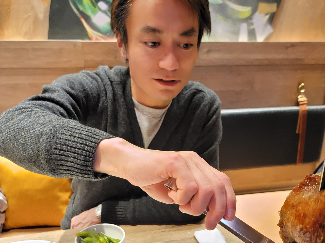 懇親会は毎回20～30名ほどの社員が集まりイタリアン、フレンチ、シュラスコ、BBQなど多彩です。