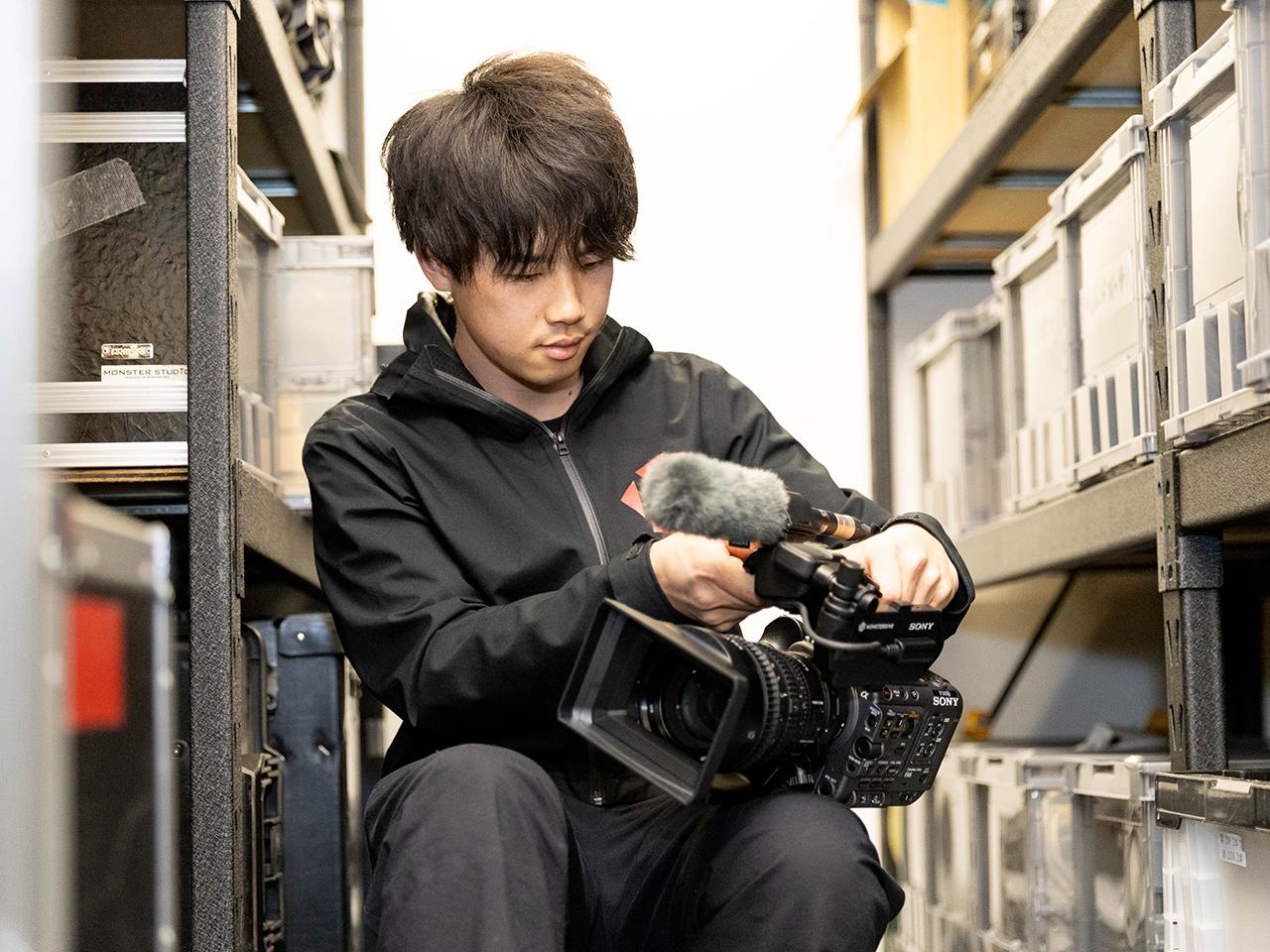 モノづくりの意識とビジネスの視点を両立するため、一人ひとりに自律を求めている。