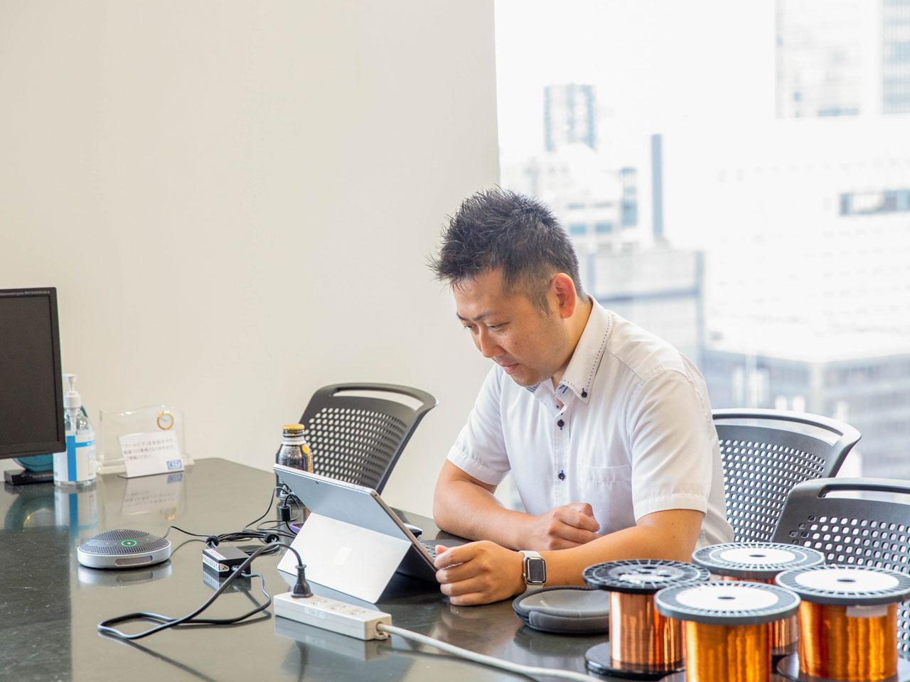 安定した経営基盤を背景に、新規市場の開拓にも積極的に取り組む同社。国内の中小サプライヤーに向け独自開発したIoTプラットフォーム『KETTEi』は、生産工程の見える化で、人材不足、技術継承等の課題解決に貢献する。2023年6月の正式リリースを控え、社内体制の確立を急ぐ。