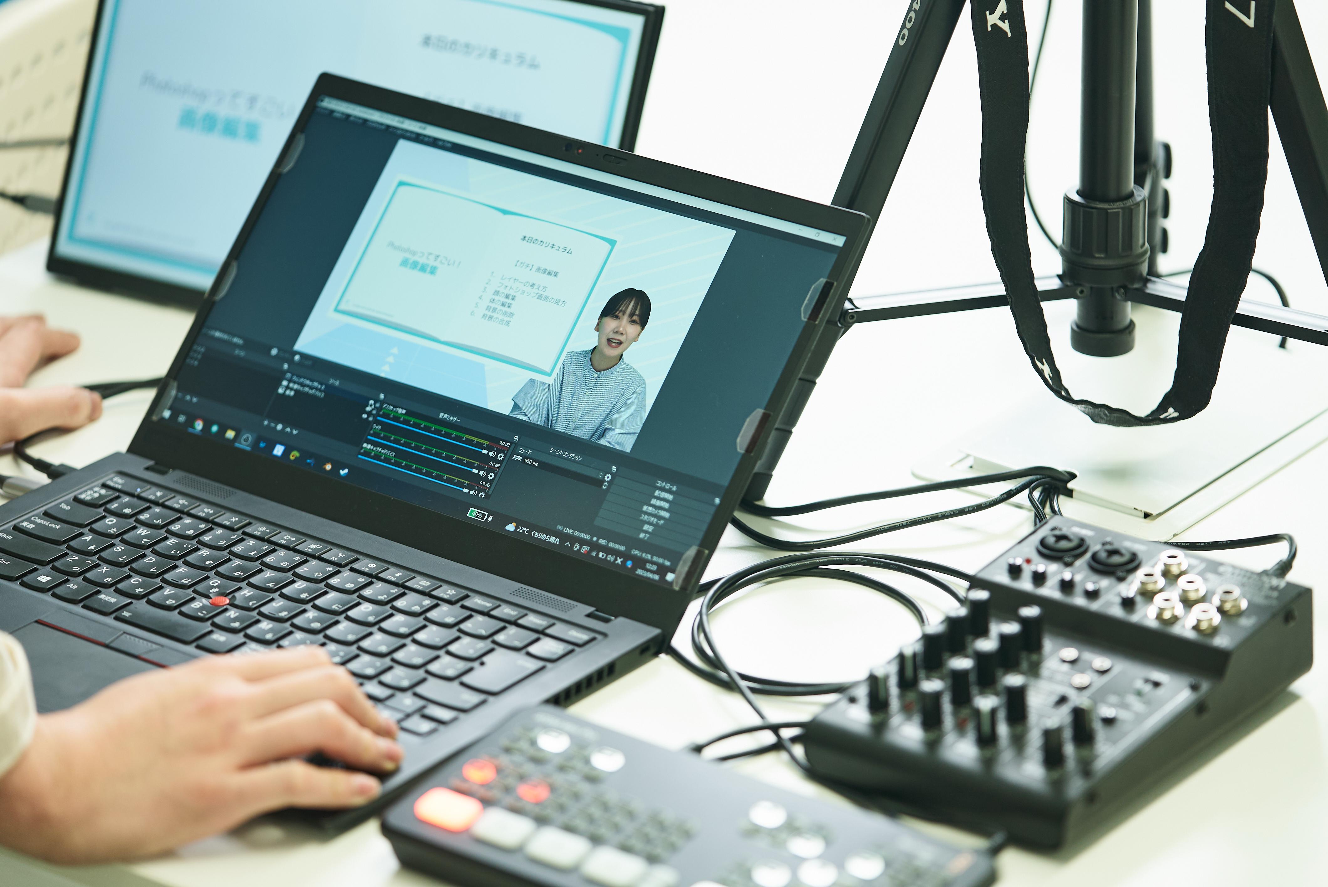 会社制度や環境の改善を積極的に行っています。
例えば、言いたいことを自由に言えるよう、四半期に一度アンケートを実施しています。