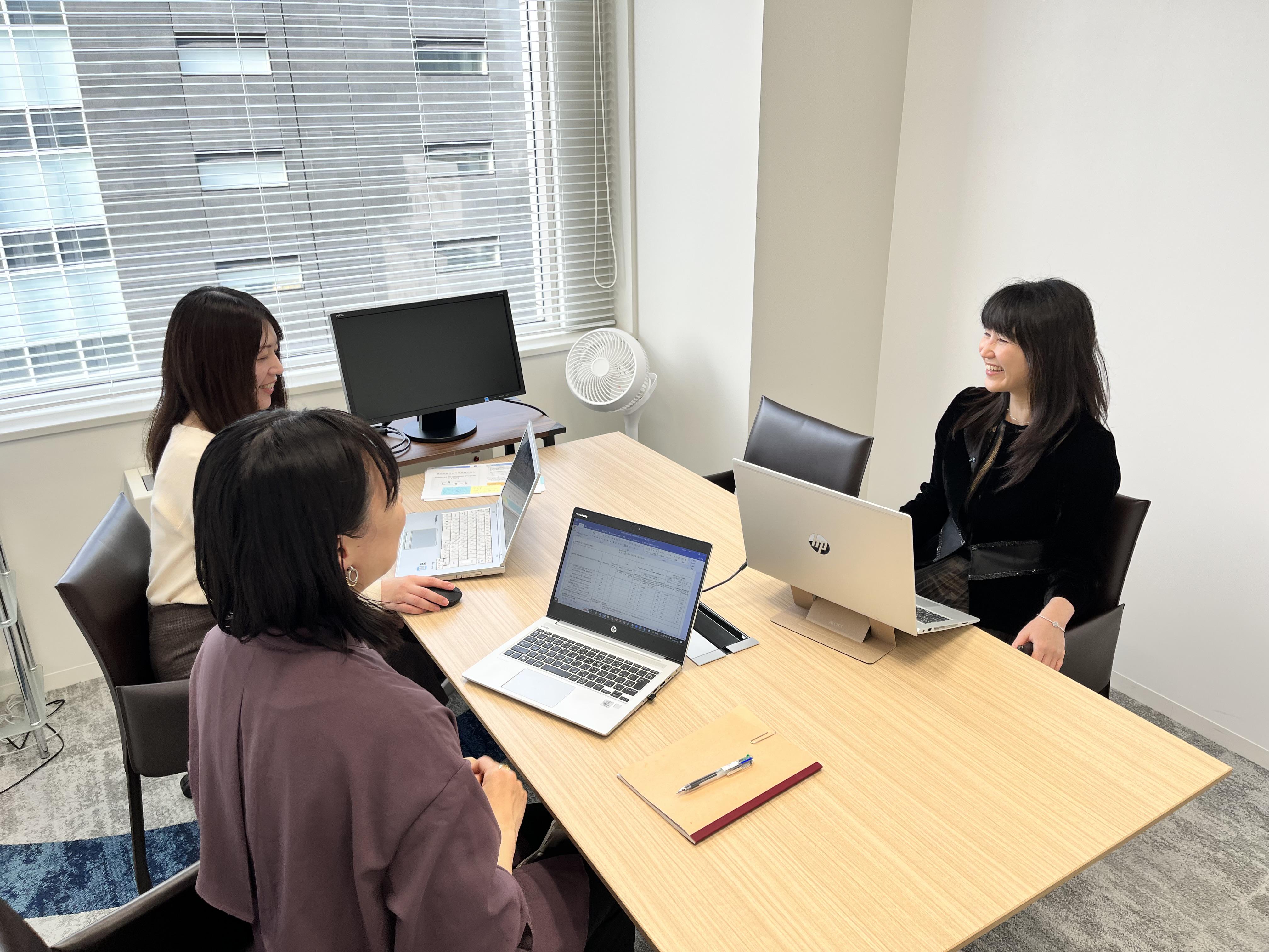 今後は海外から日本に進出する企業の労務サポート、IPOを目指すスタートアップの人事労務支援等にも注力し、ますますファーム色を強めていく。