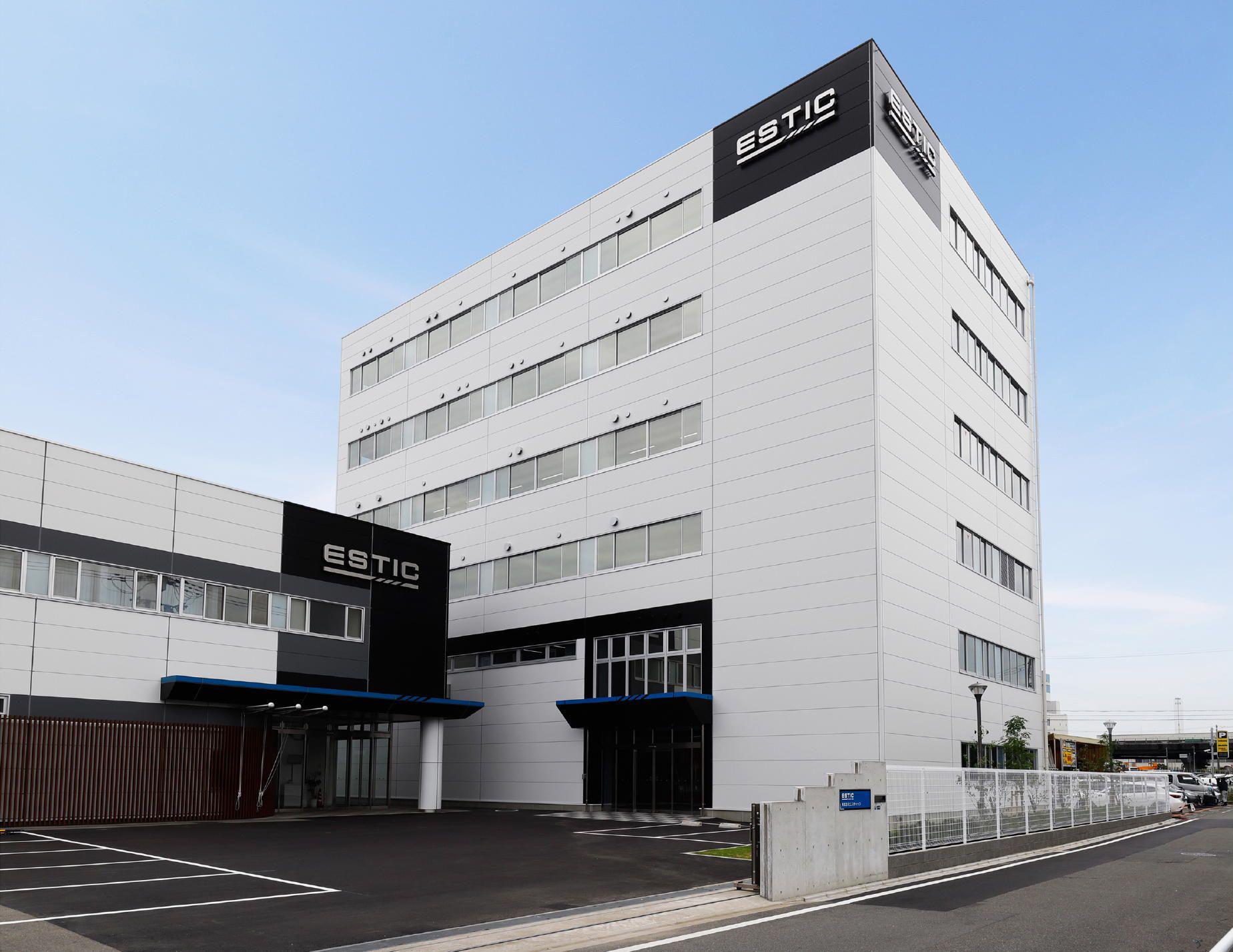 同社の魅力は、創業メンバーが逆境を乗り越えて築いた安定した経営基盤である。それに加え、20代の社員が増え活気に満ちた雰囲気、2019年に新築移転された本社社屋等、明るい材料が揃っている。