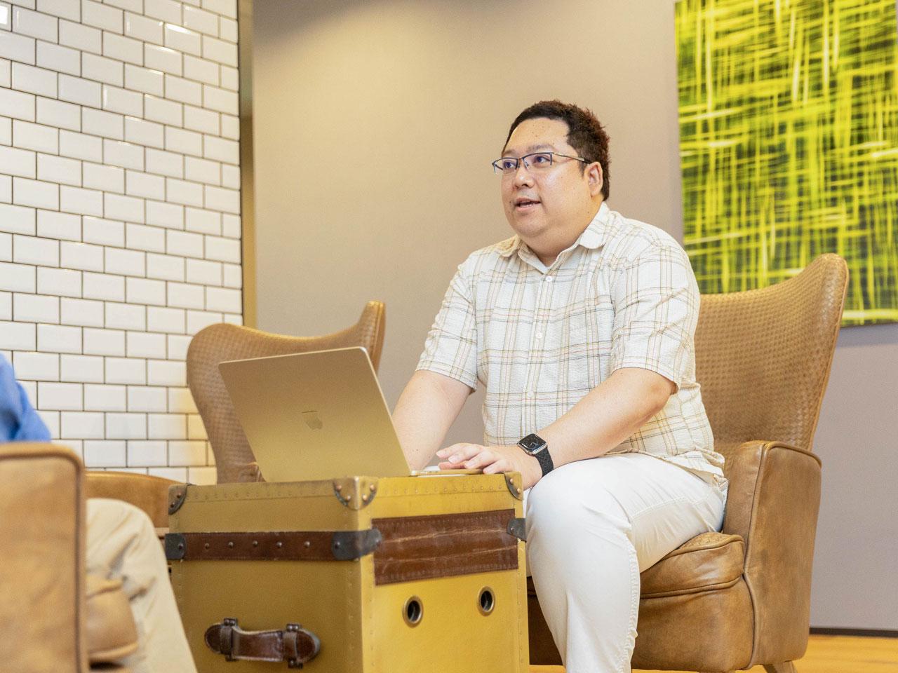 コンサルティングフェーズからの支援も多く、プリセールス提案や要件分析等も担い、総じてプロジェクト全体の管理運営階層を任されていることが大きな特長。