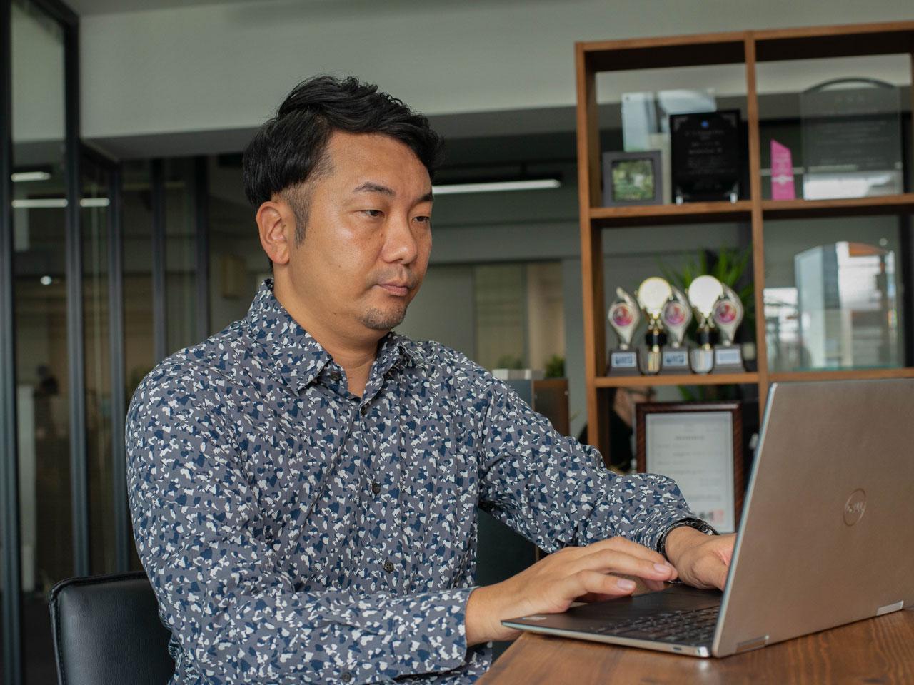 現在のユーザー数は約8,000万、年間情報発信数は約90億件に上り、導入企業となるクライアントには業界を代表する大手新聞社、大手メディア企業、ECサービス運営会社が名を連ねている。